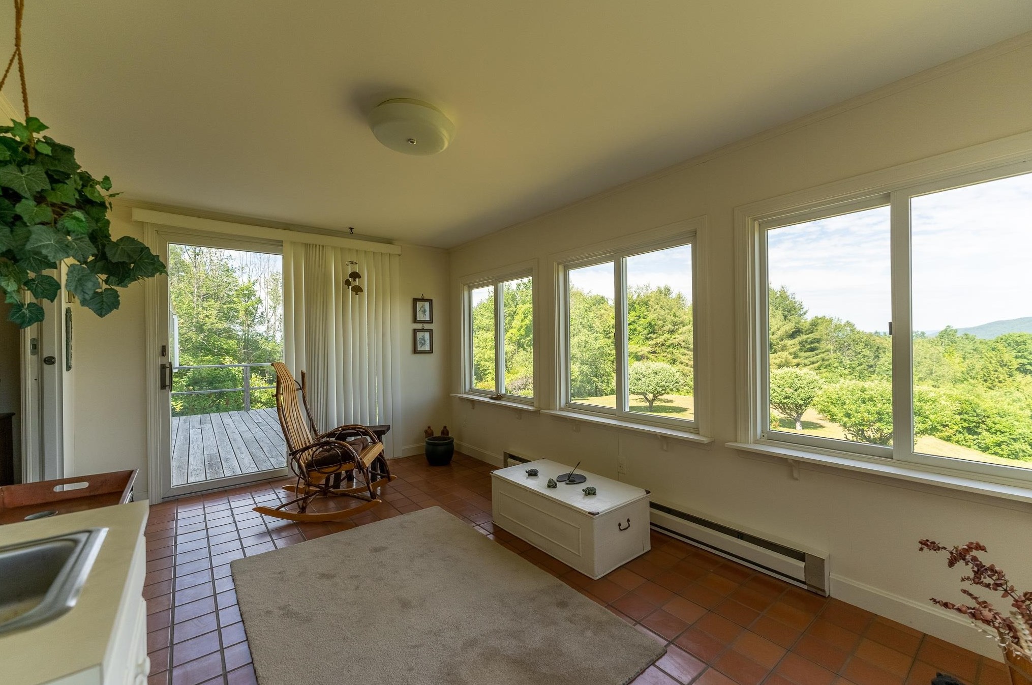 154 Ledge Hill Rd, Tuftonboro NH  03816-5352 exterior