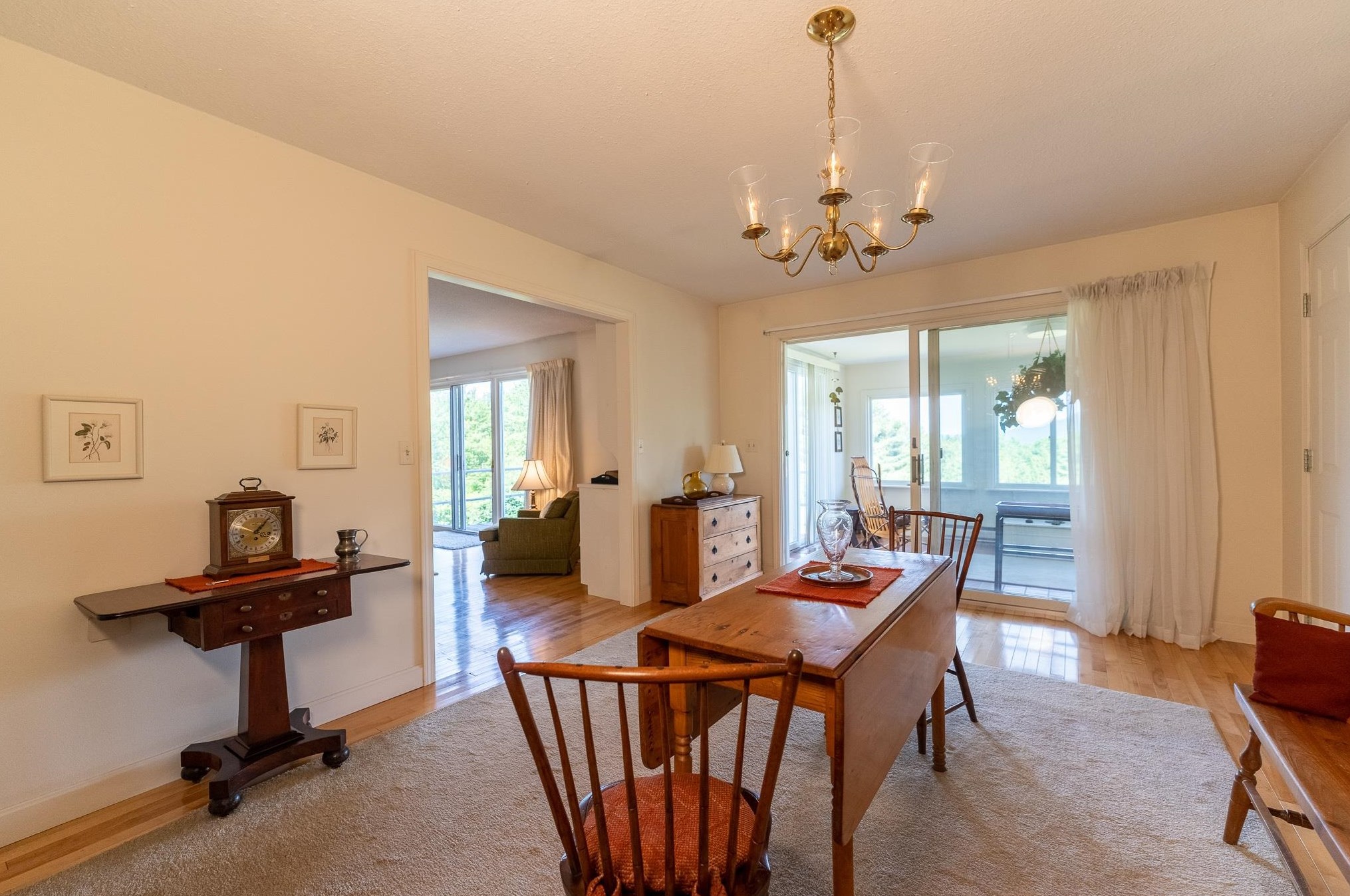 154 Ledge Hill Rd, Tuftonboro NH  03816-5352 exterior