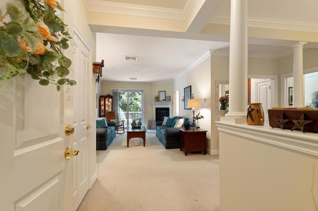 160 Daniel Webster Hwy #231, Nashua, NH 03060