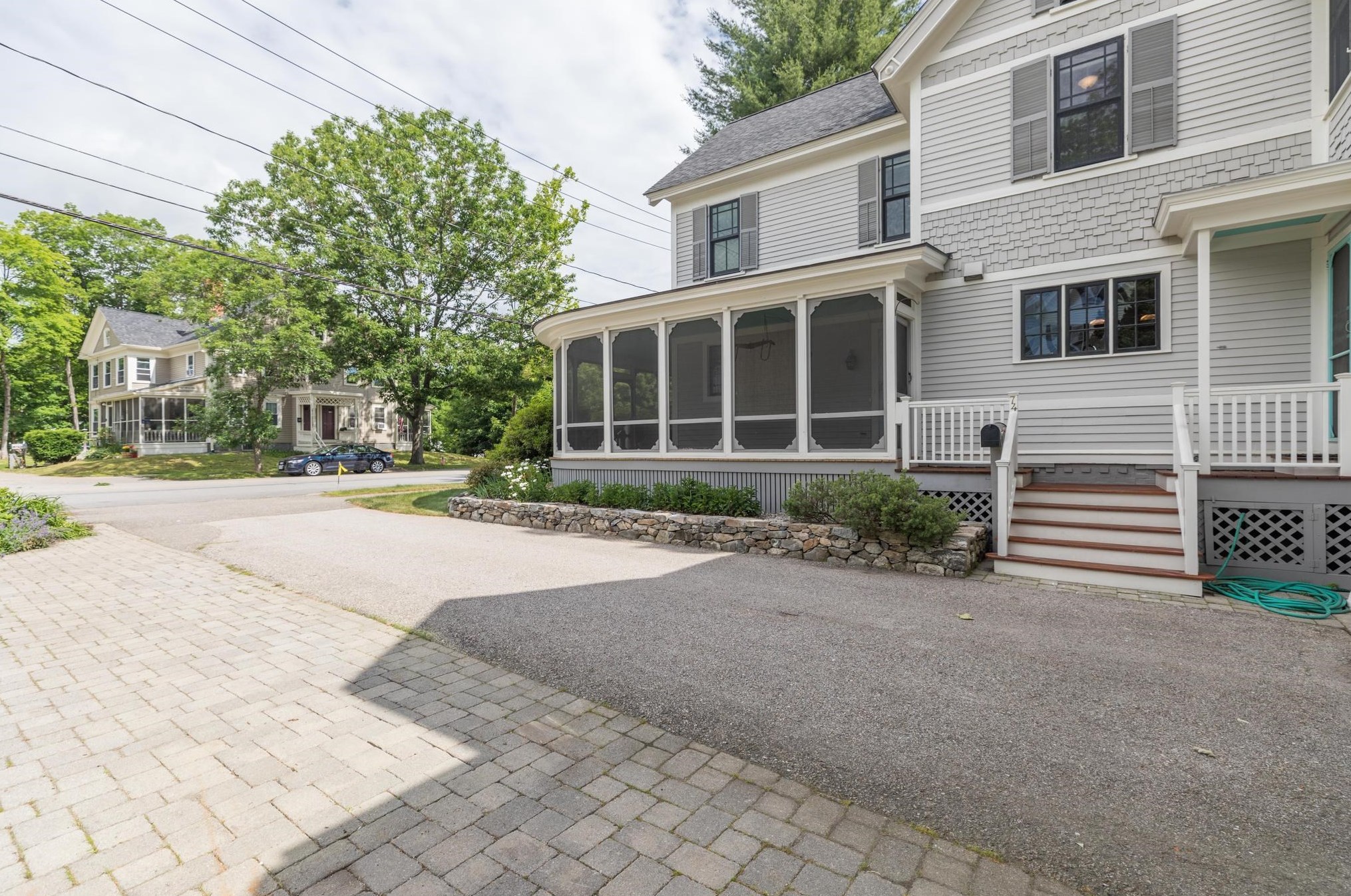 74 Court St, Kensington, NH 03833