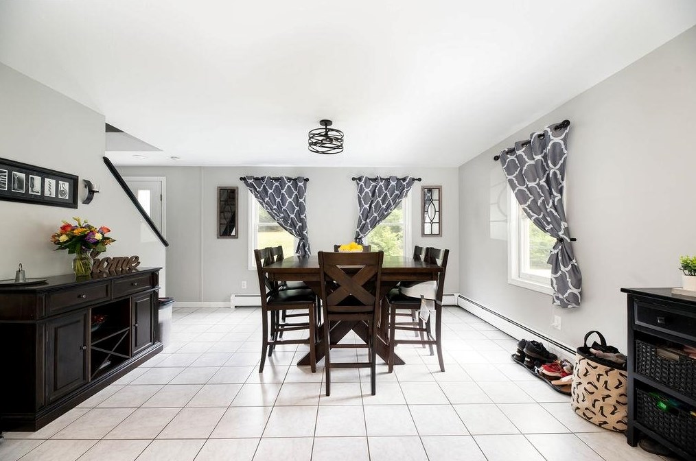 45 Woodlands Dr, Epping, NH 03042-2317