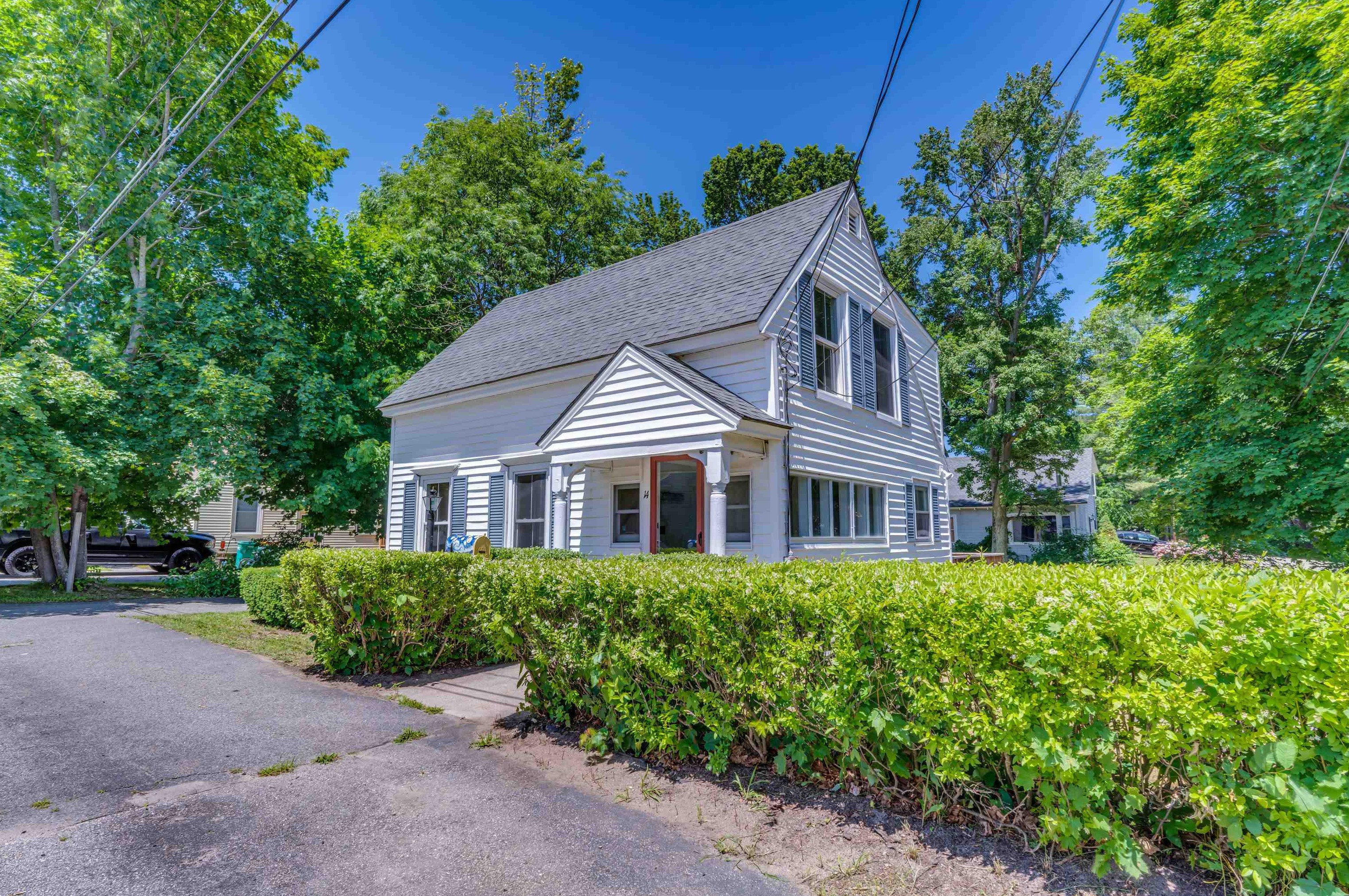 14 Sleeper St, Rochester, NH 03867-3559