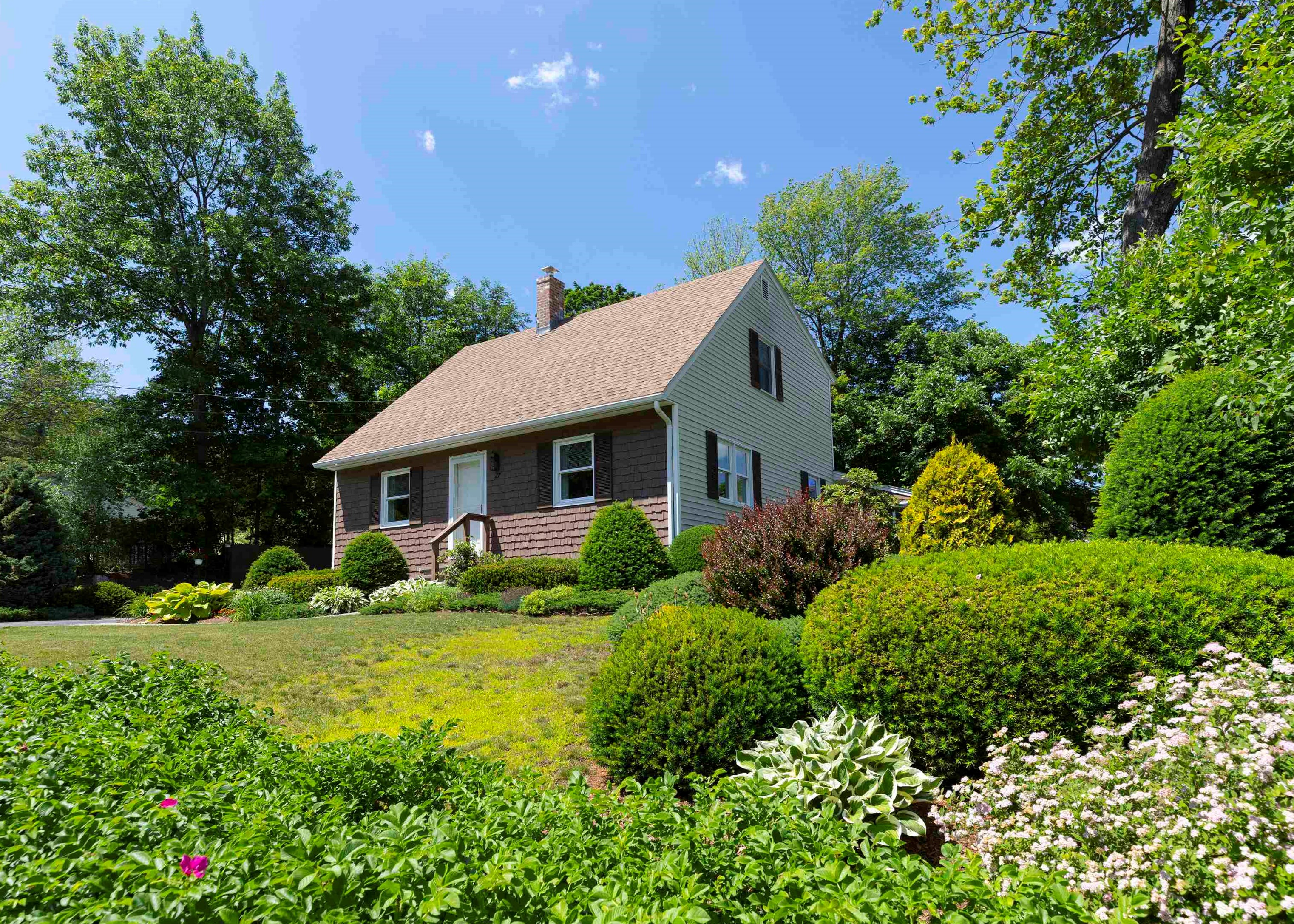 27 Hough St, Lebanon, NH 03766-1214