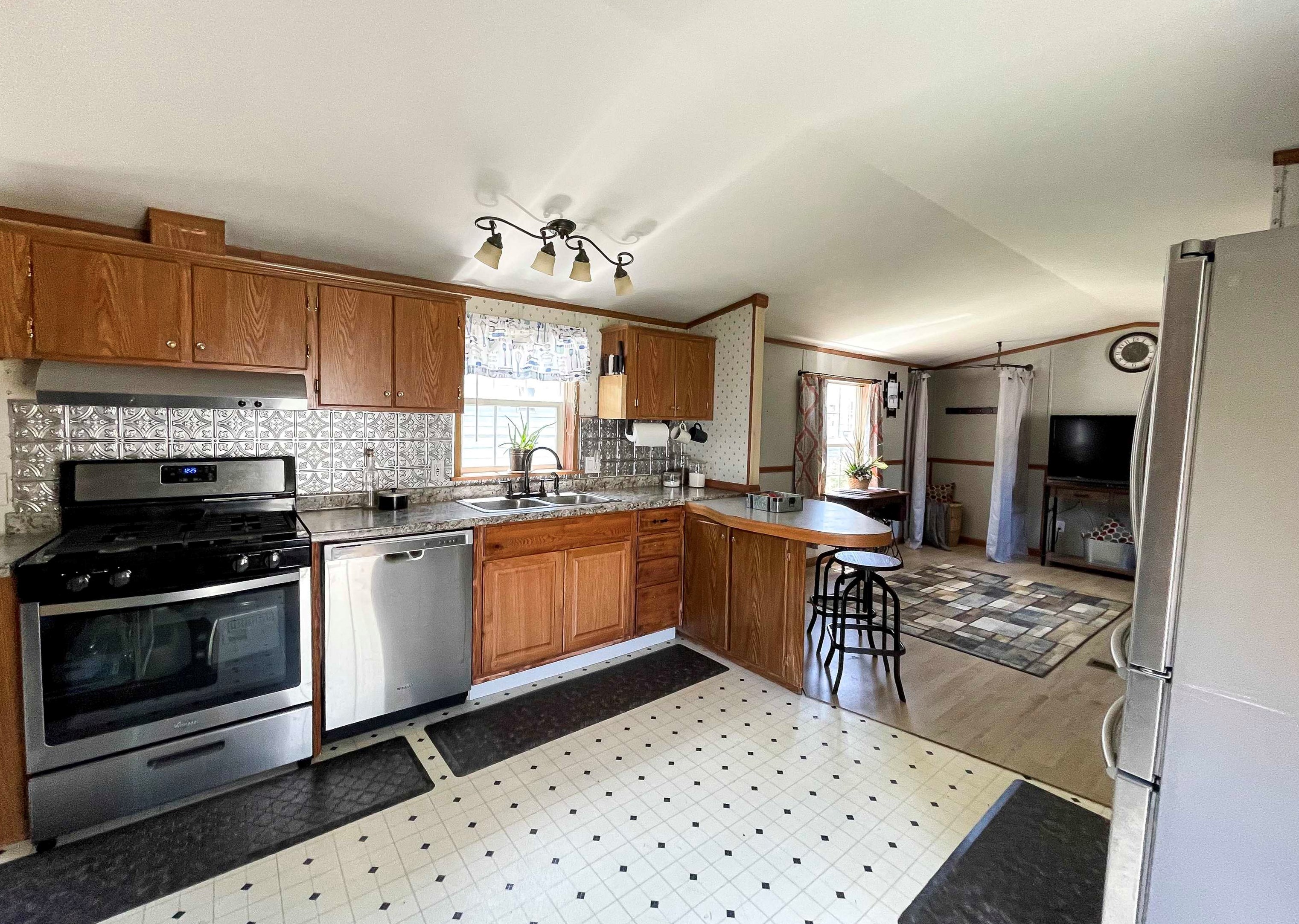 40 Hampton Rd #b9, Kensington, NH 03833