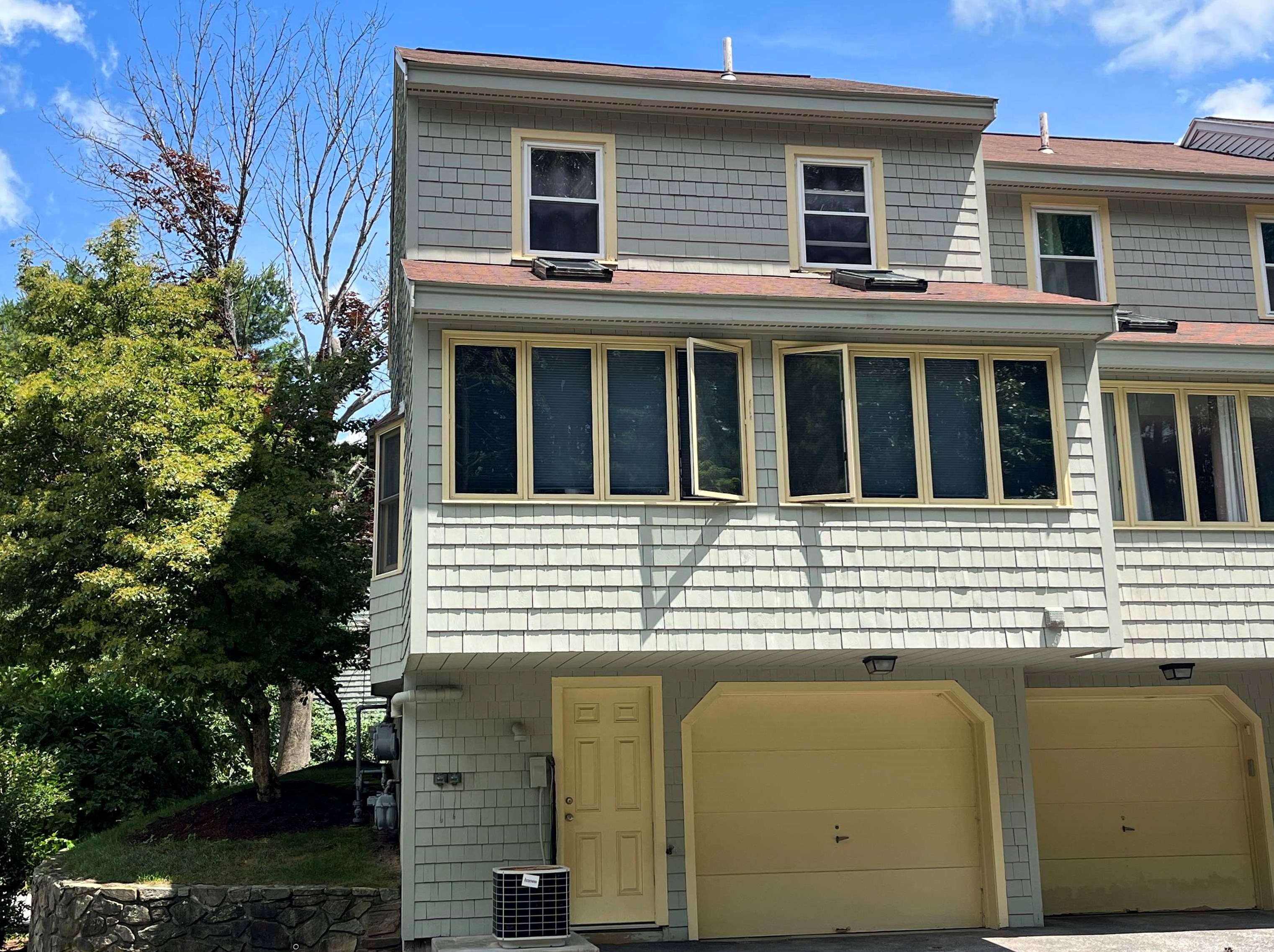 2 Gunstock Rdg, Merrimack, NH 03054-4404