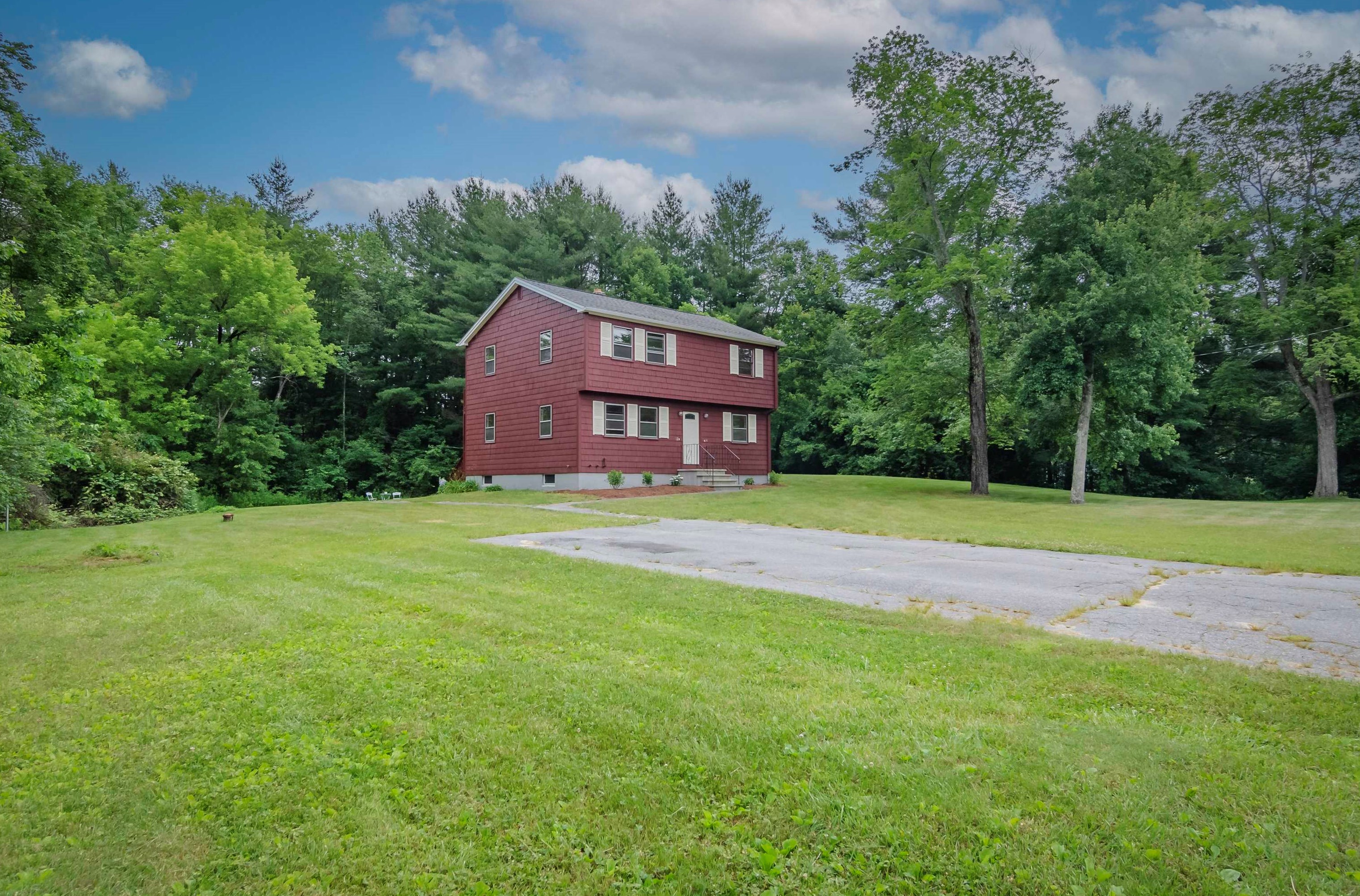 12-14 Victoria Cir, Pelham, NH 03076