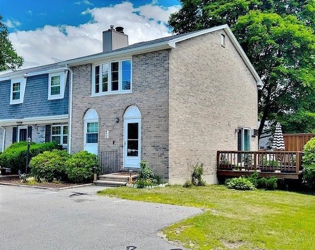 74 Fieldstone Dr, Londonderry, NH 03053