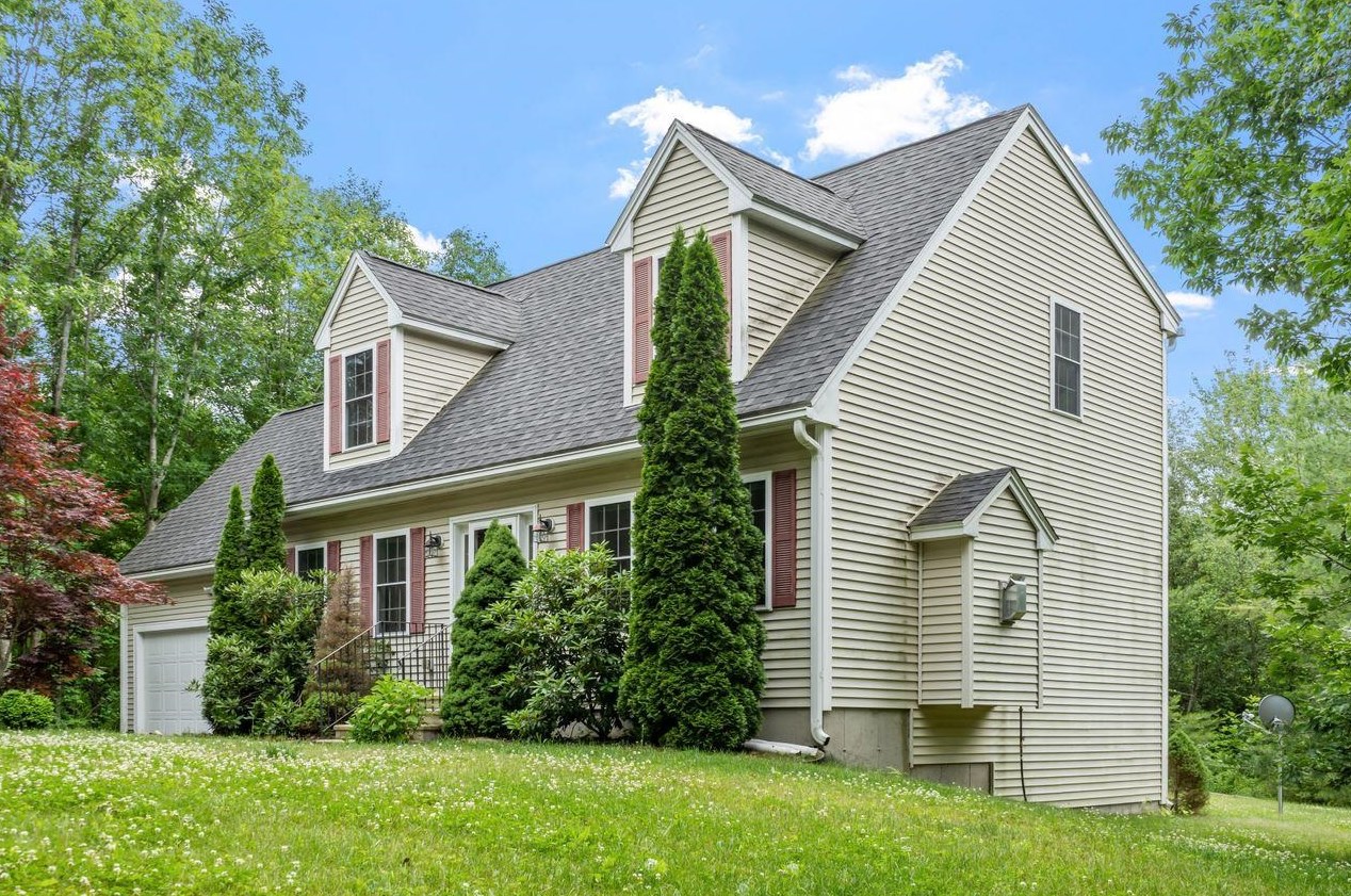16 Sara Dr, Temple, NH 03084-4141