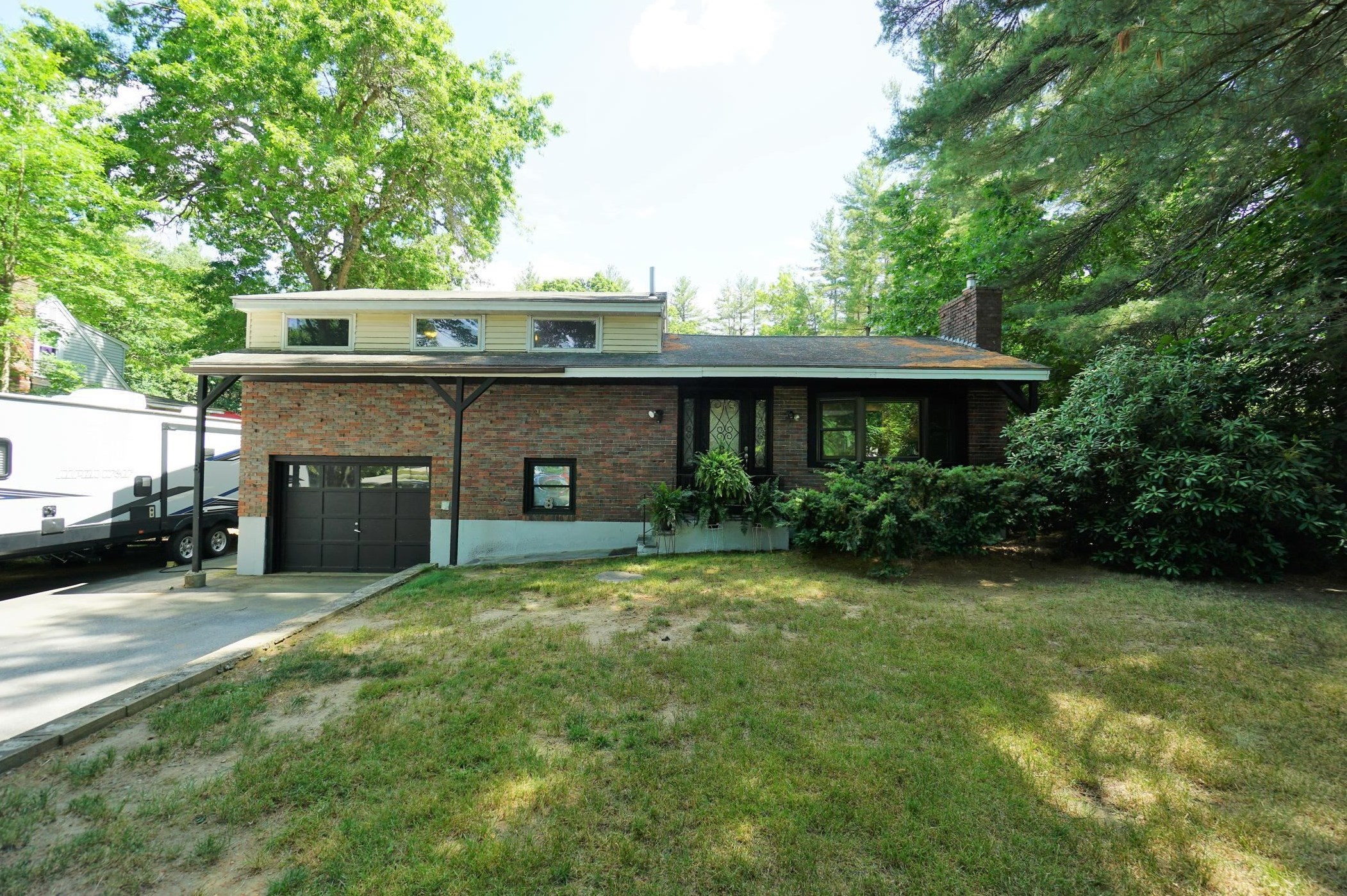 8 Shenandoah Ave, Londonderry, NH 03053
