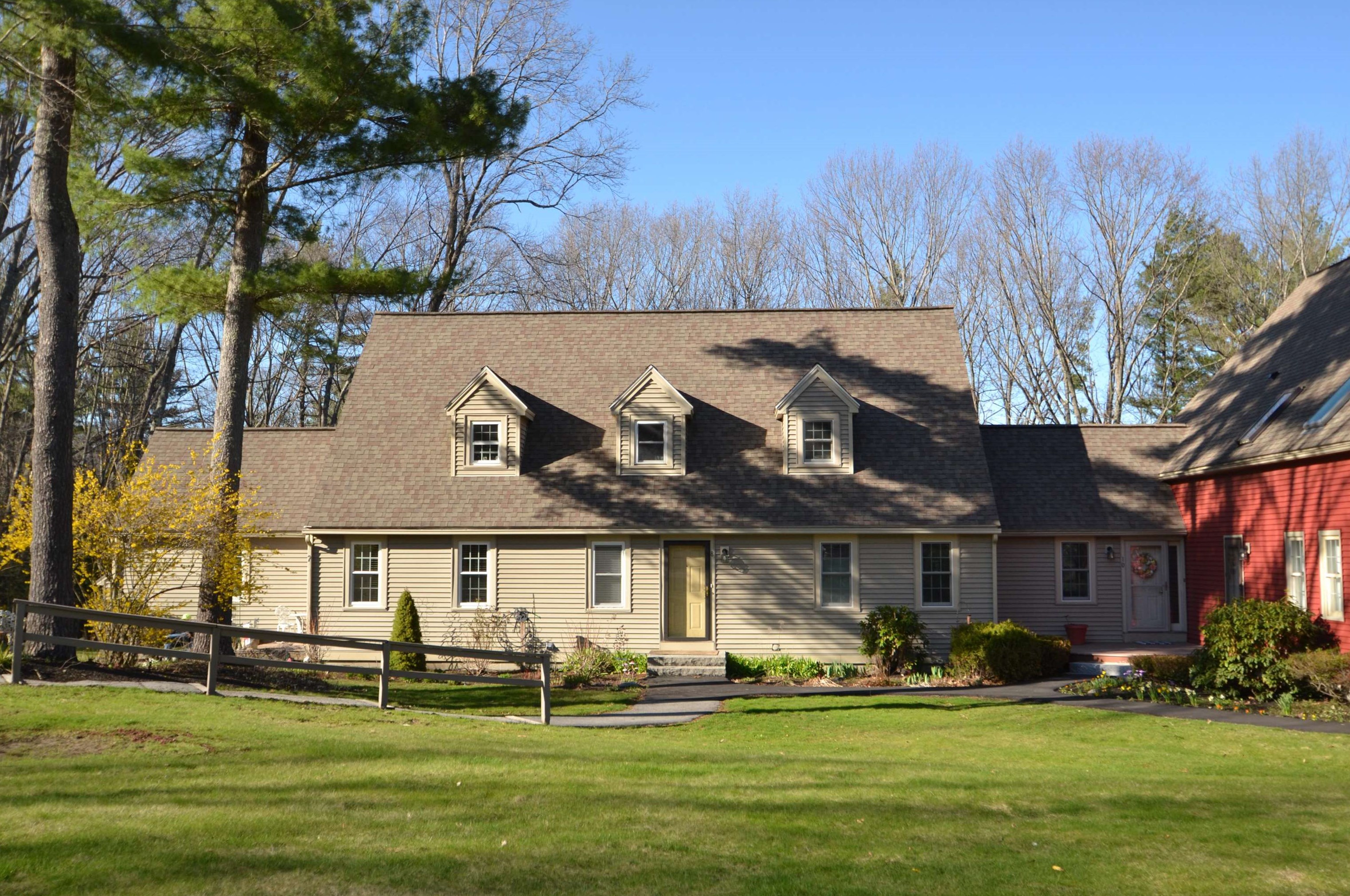 8 Balmoral Dr, Stratham, NH 03885