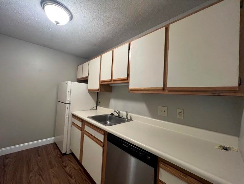 144 Eastern Ave #102, Manchester, NH 03104