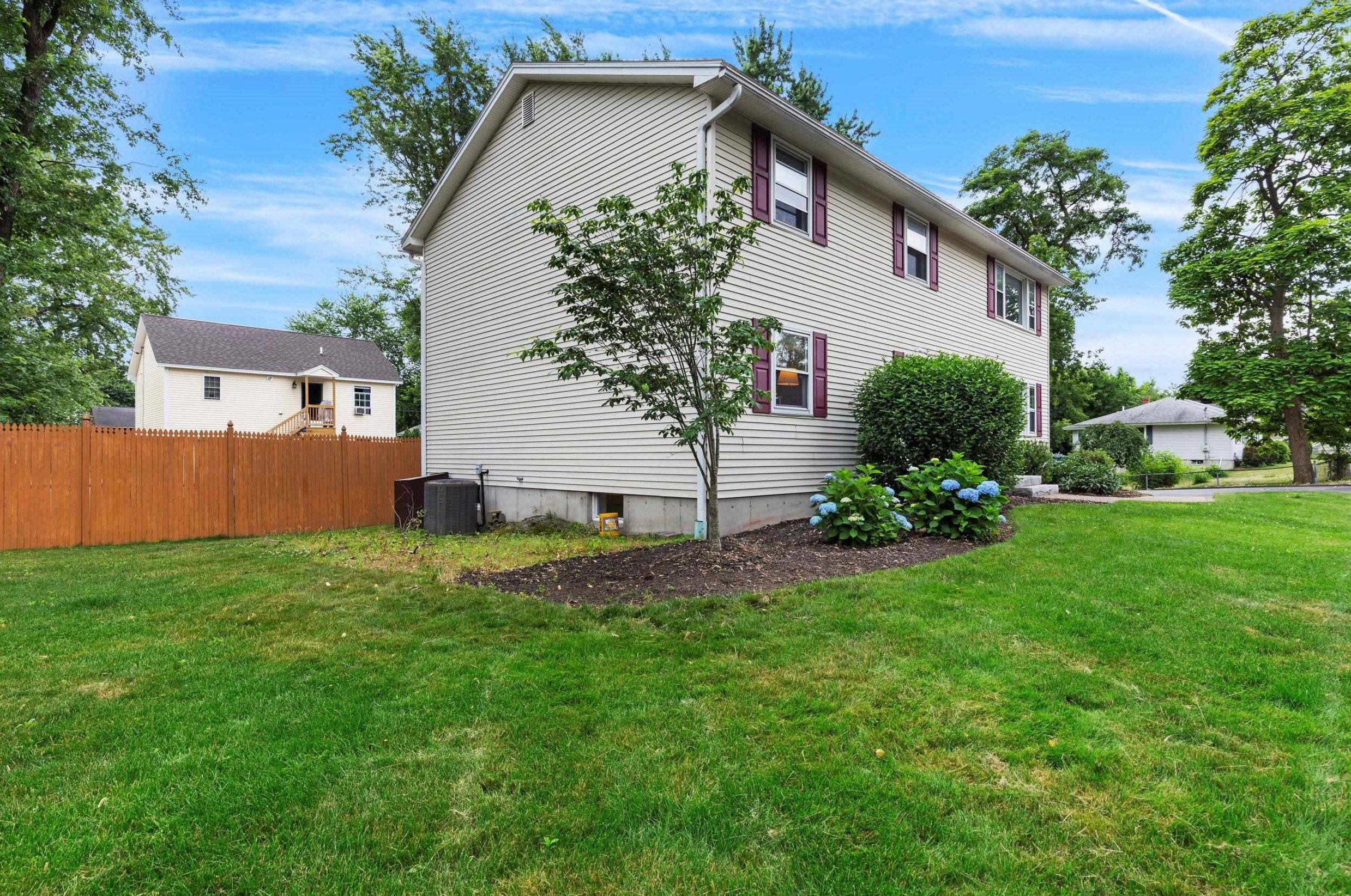 357 Gray St, Manchester, NH 03103