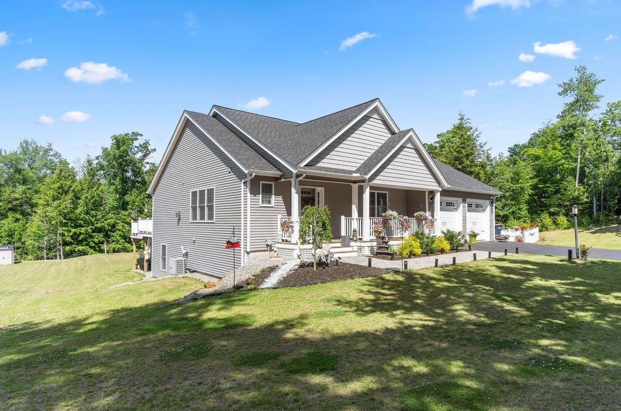 94 Caleb Dr, Danville, NH 03819