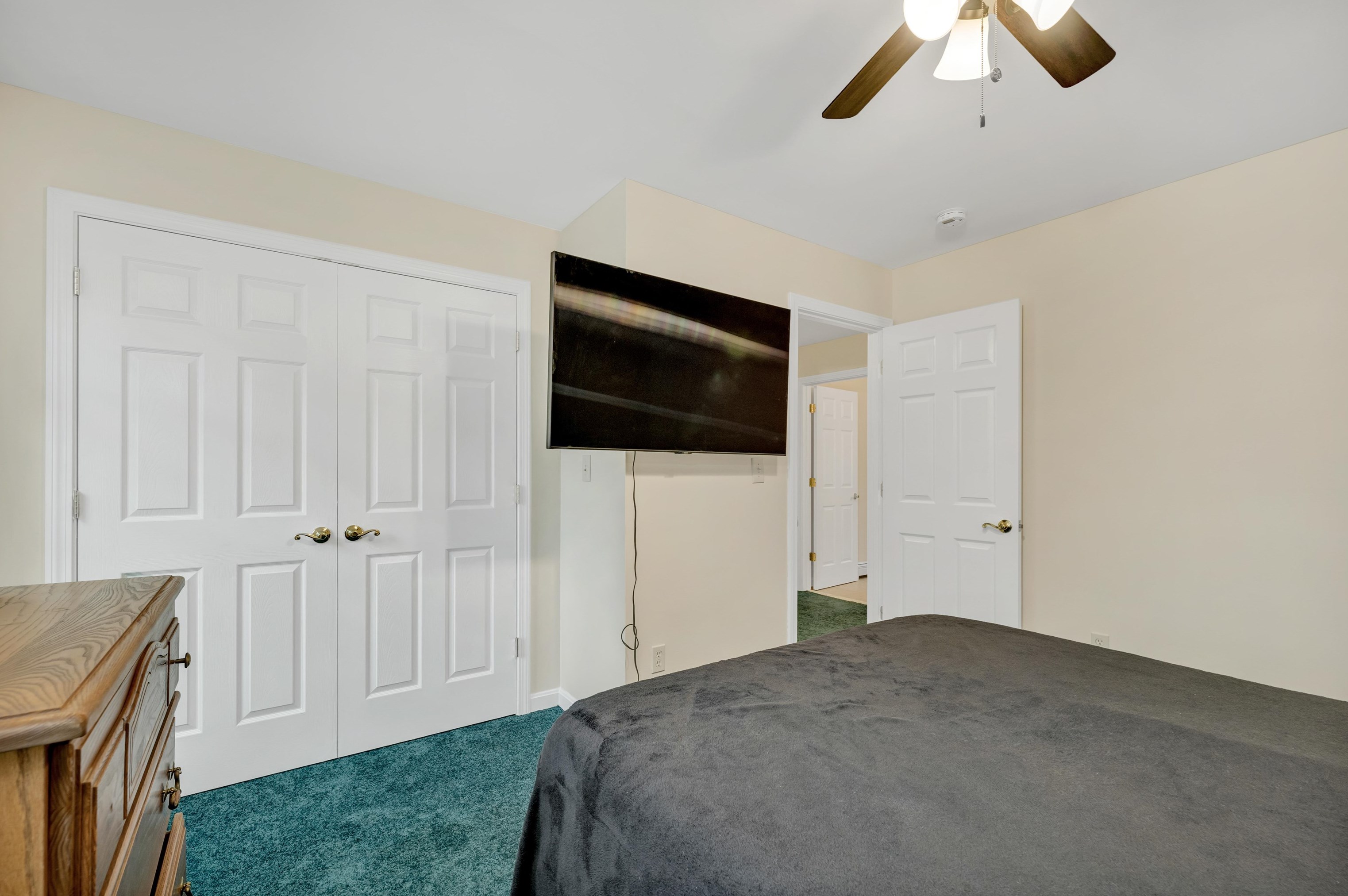 514 Silver Pine Ln, Tamworth NH  03886-4521 exterior