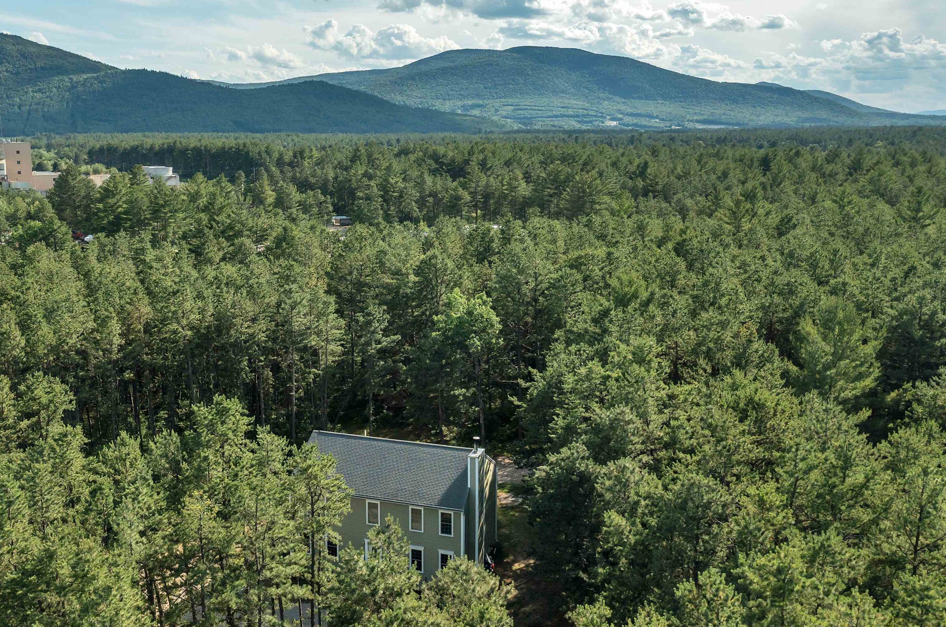 514 Silver Pine Ln, Tamworth NH  03886-4521 exterior