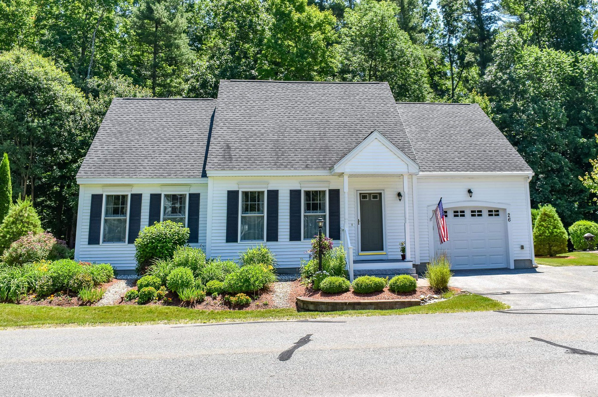 26 Peacock Brook Ln #13, Amherst, NH 03031