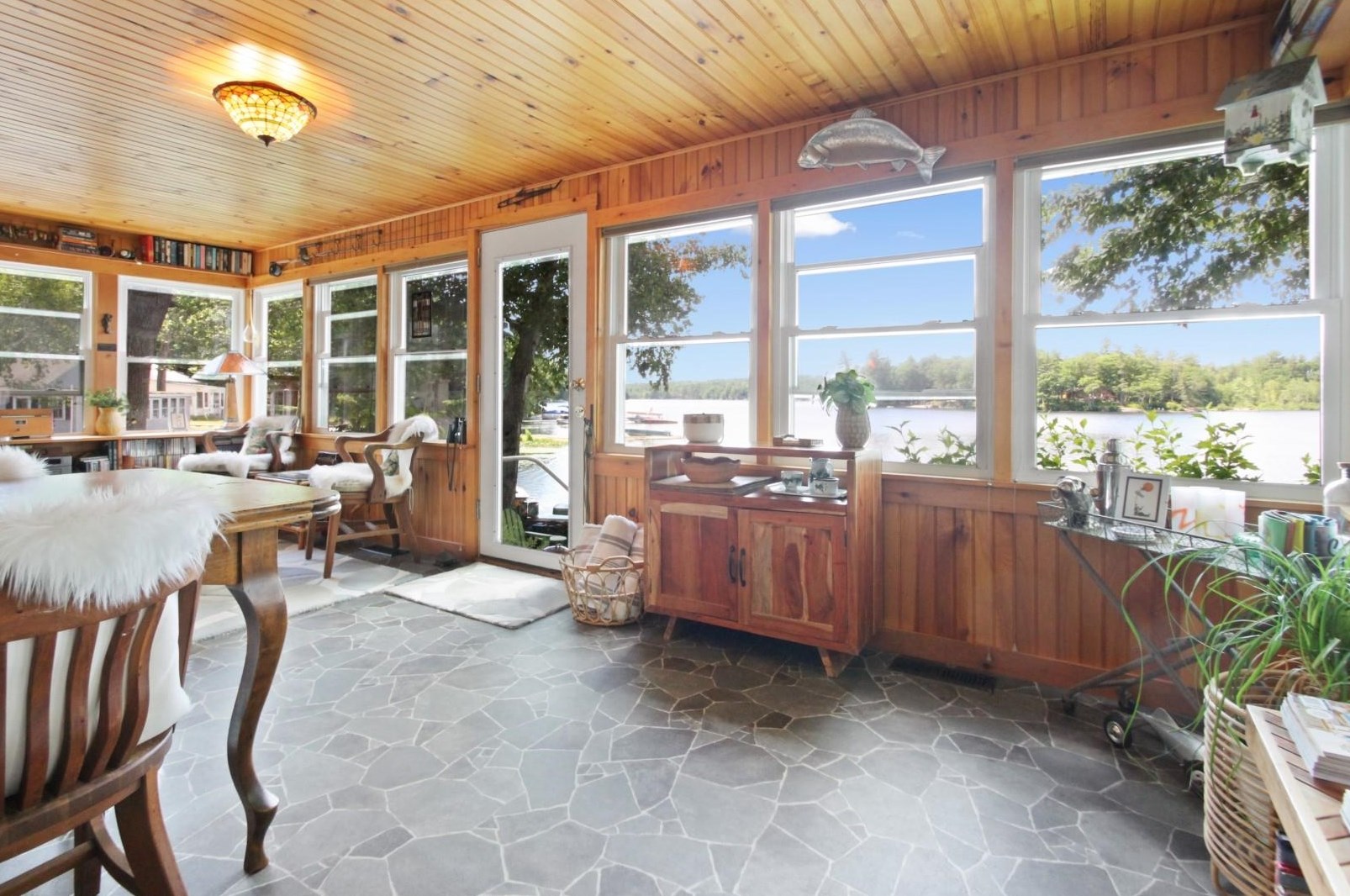 4 Jebb Rd, Merrimack NH 03054-2236 exterior