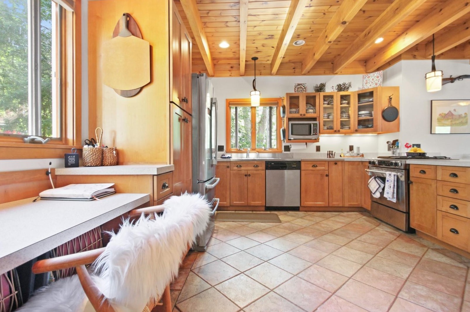 4 Jebb Rd, Merrimack NH 03054-2236 exterior