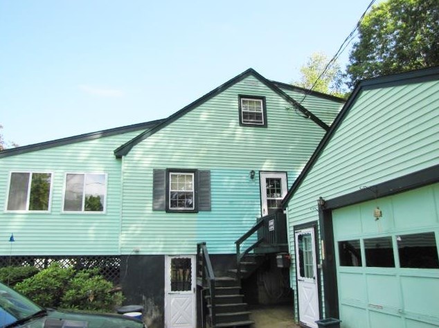 12 New Rd, Newmarket, NH 03857