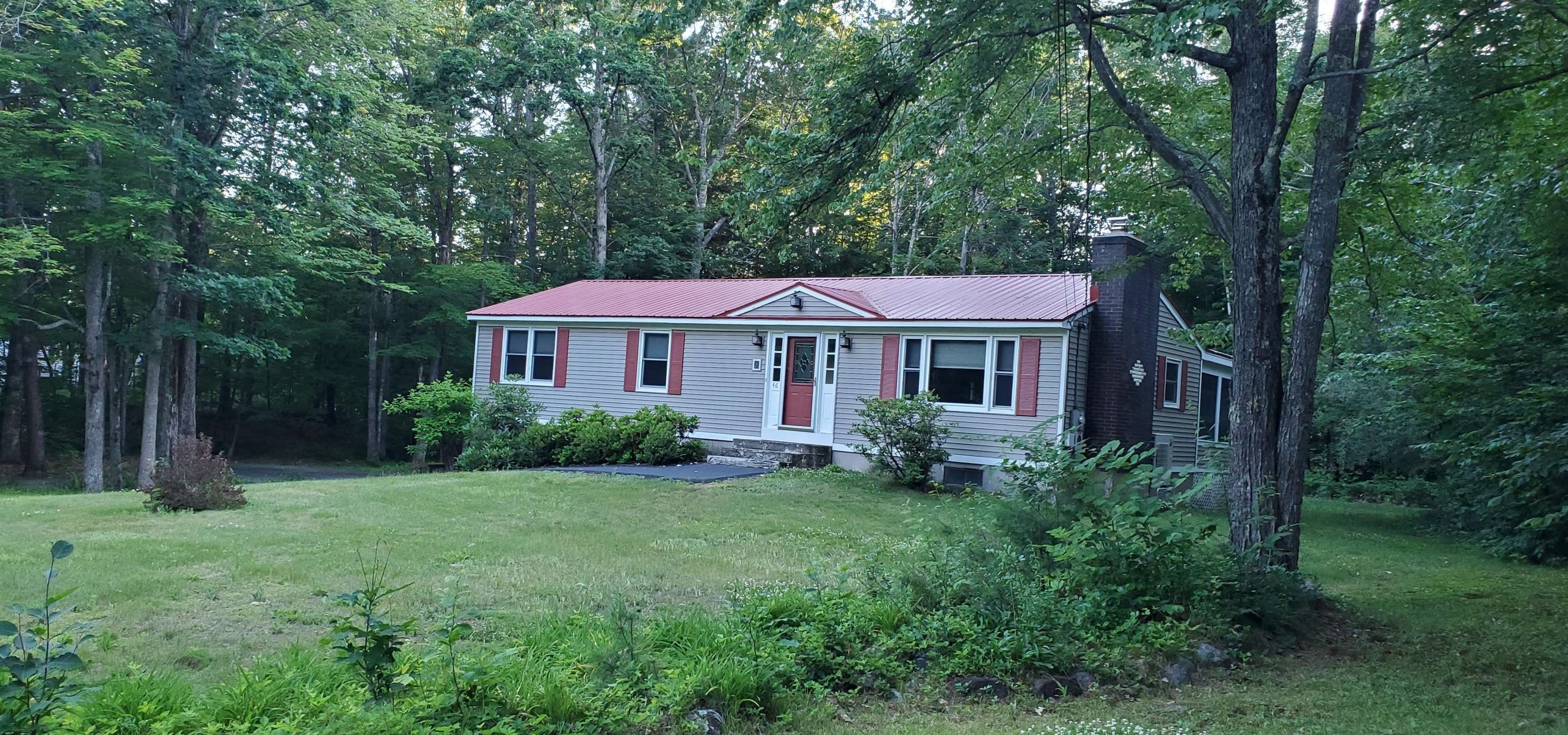 46 Dunlop Dr, Tilton, NH 03276