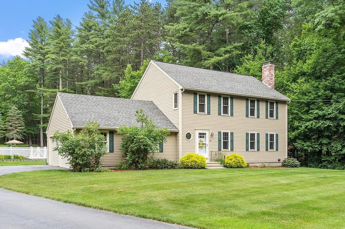 42 Thornton Rd, Merrimack, NH 03054-4714