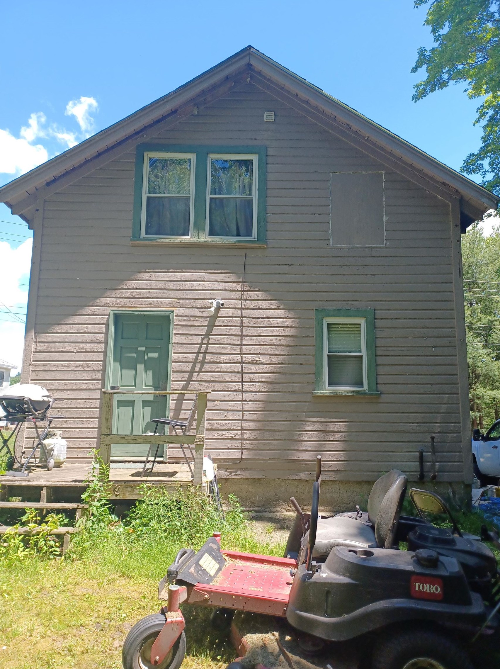 72-74 Howard St, Winchester, NH 03470