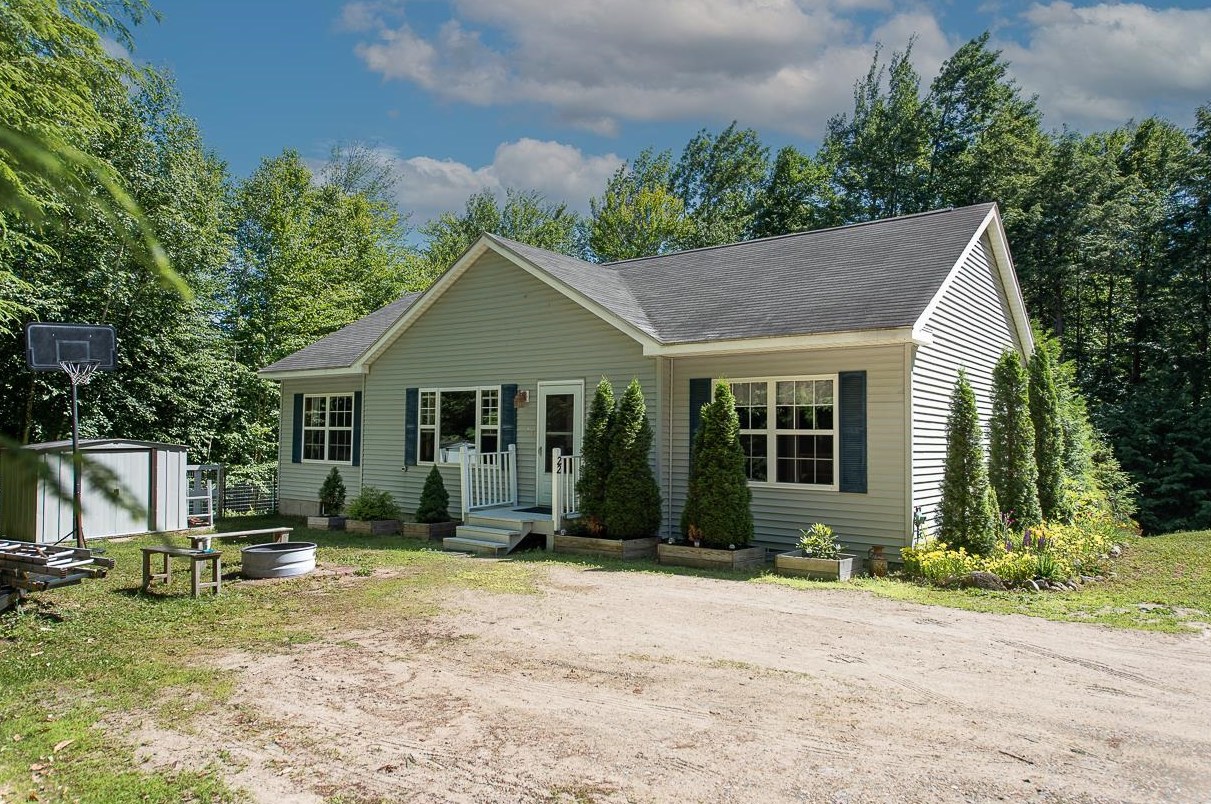 22 Spring Hill Rd, Ellsworth, NH 03223