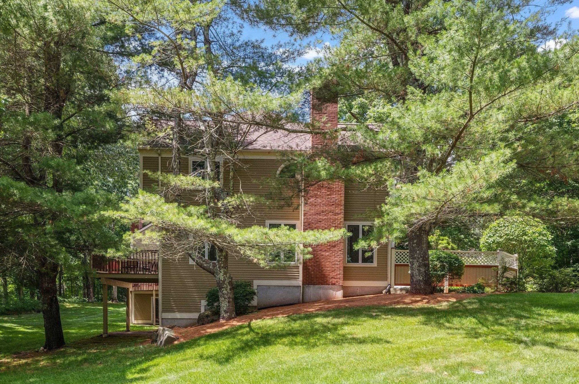 25 Hickory Ln, Windham NH  03087-1600 exterior