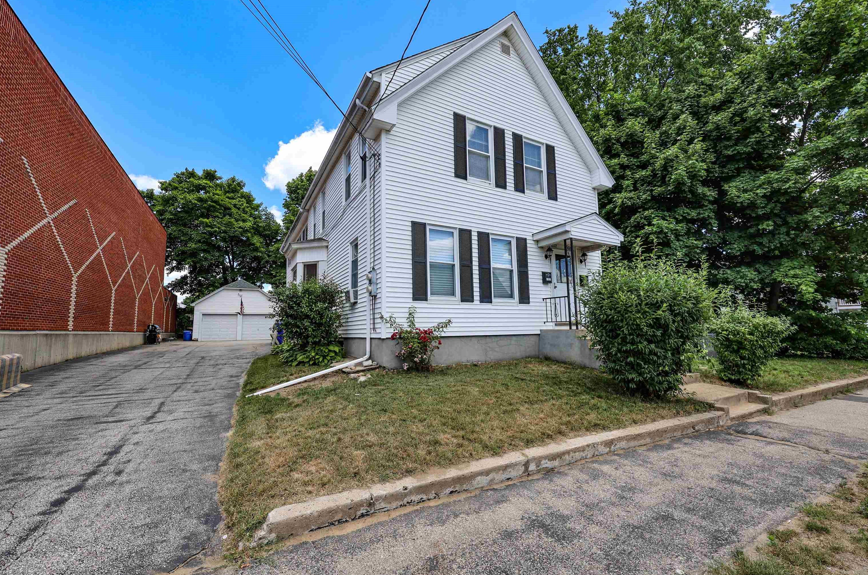 1022 Hayward St, Manchester, NH 03103-2811