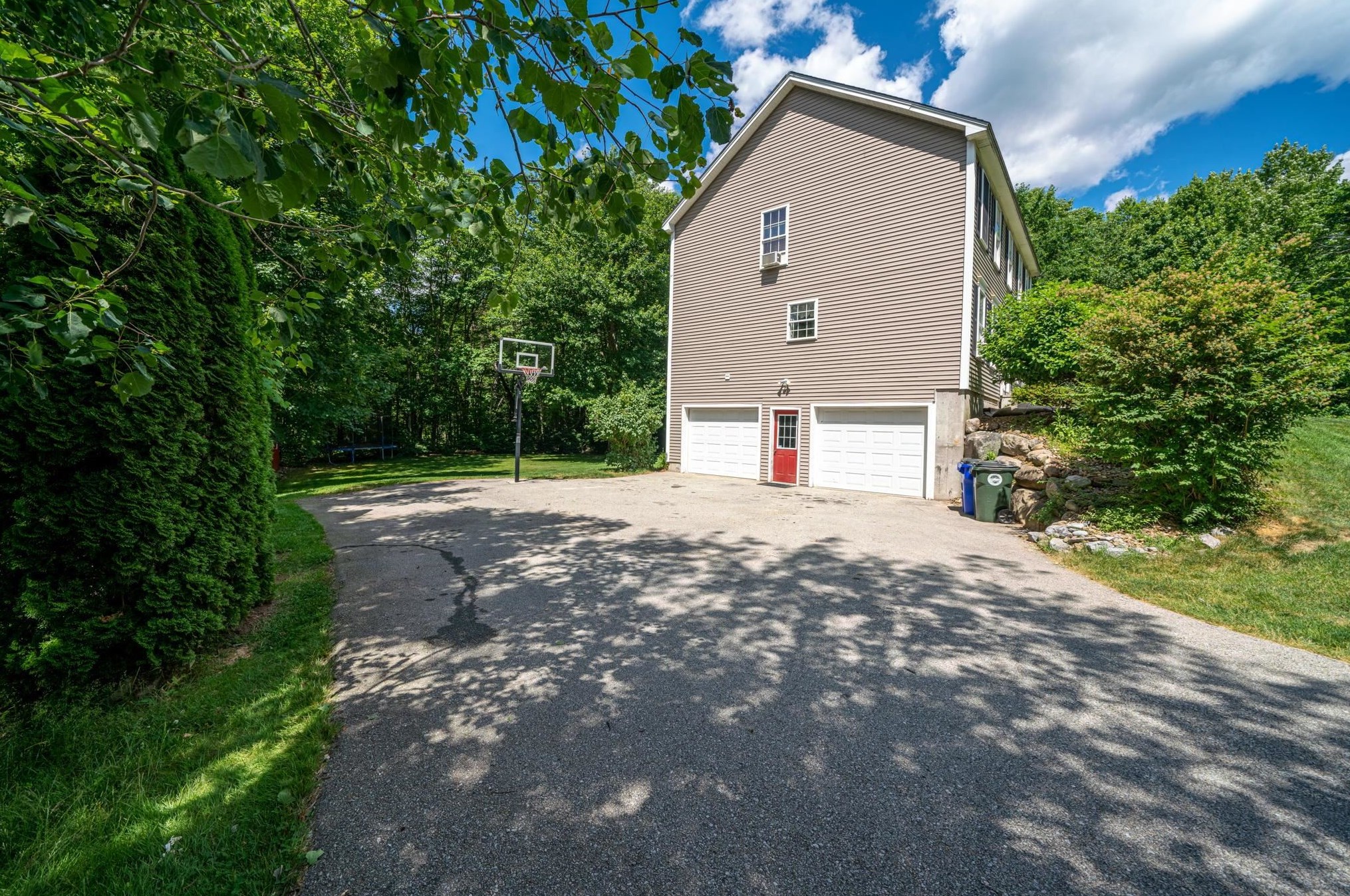 52 Durango Dr, Goffstown, NH 03045