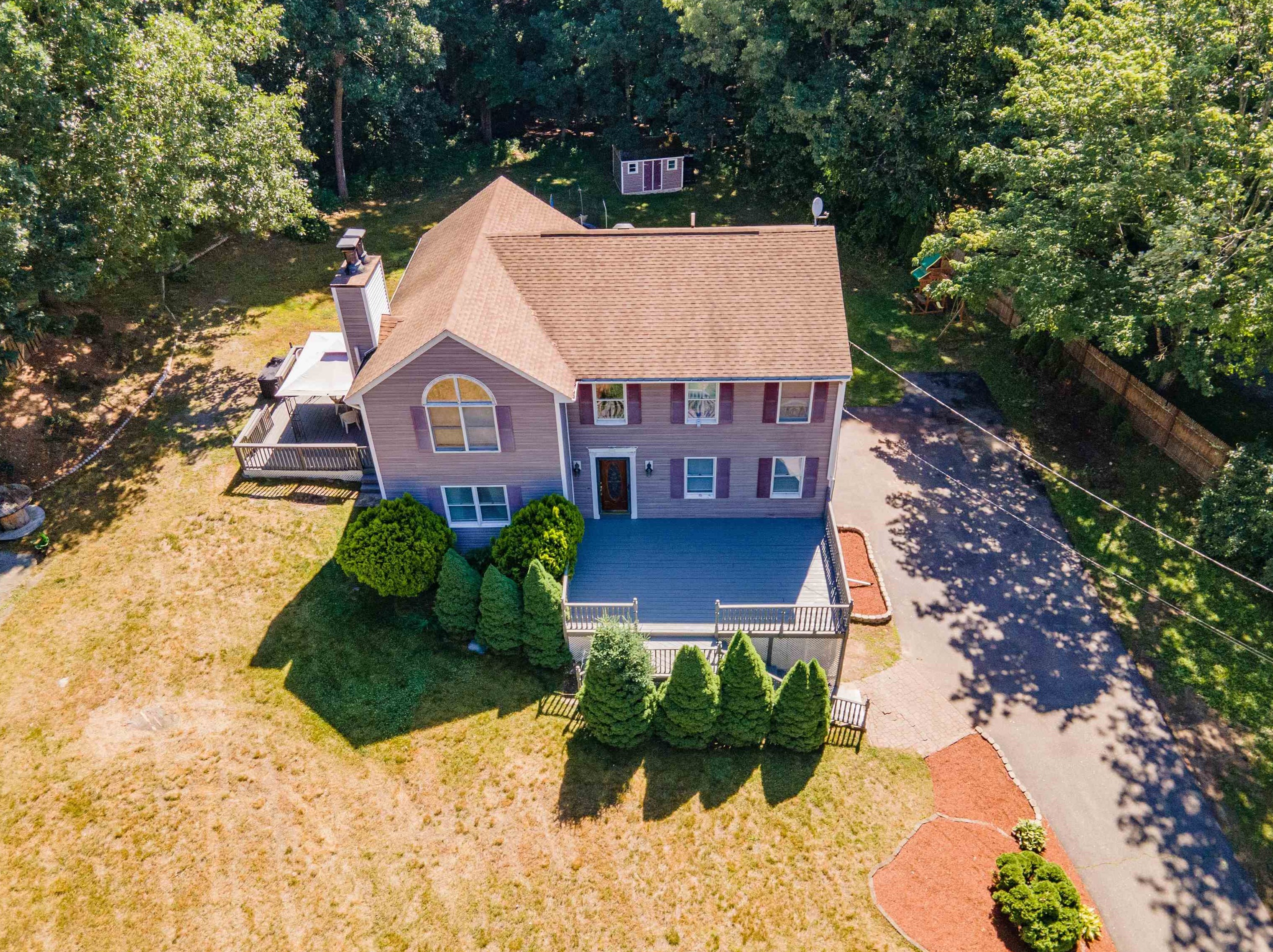 19 Hemlock Cir, Sandown, NH 03873