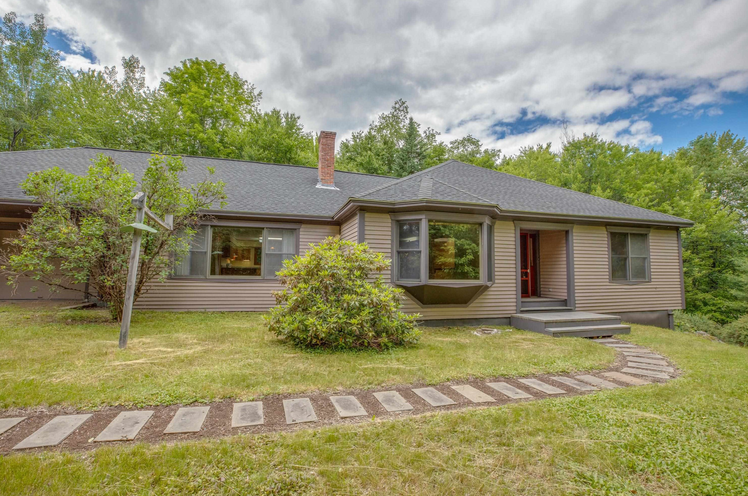 22 Franconia Mountains Rd, Easton, NH 03580