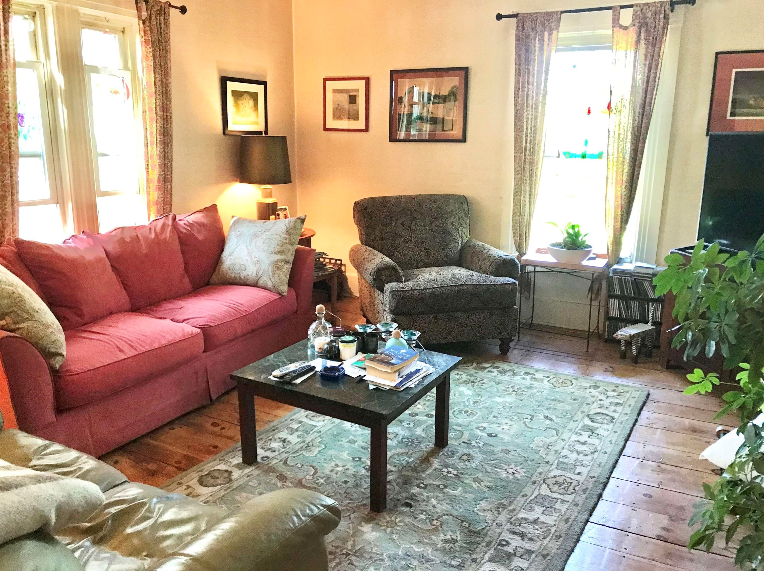 408 Candia Rd, Manchester NH 03109-5703 exterior