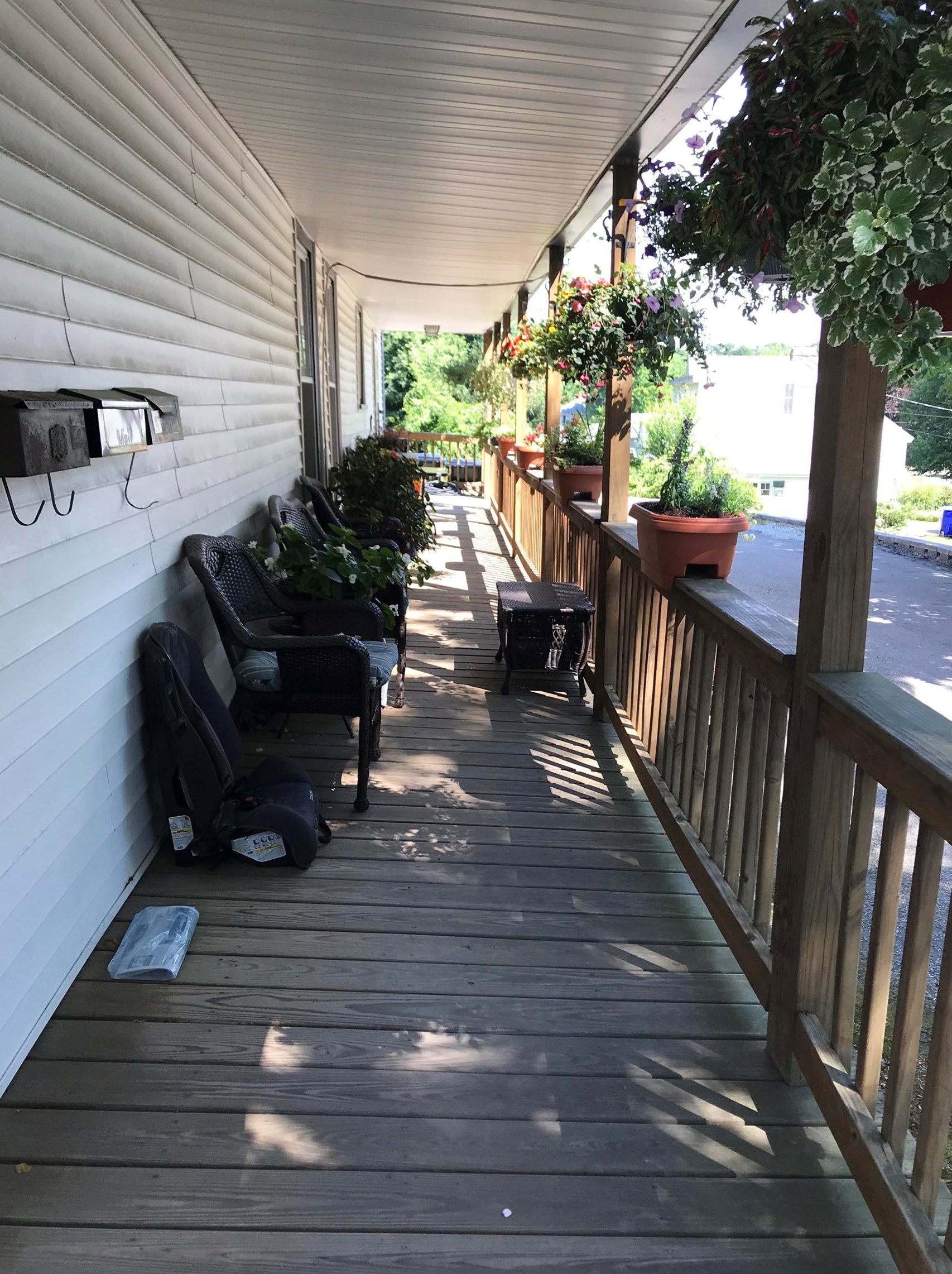 408 Candia Rd, Manchester NH 03109-5703 exterior