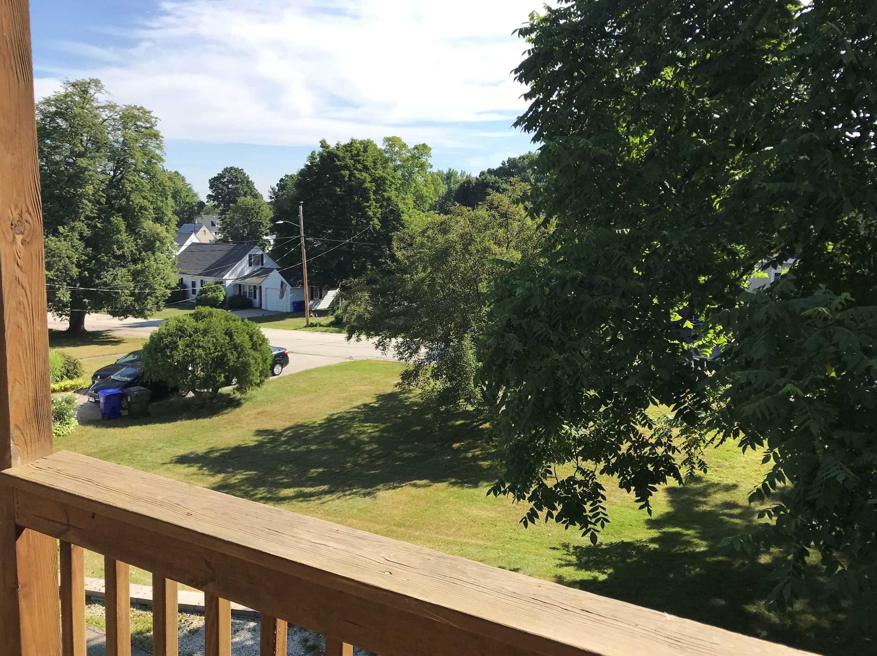 408 Candia Rd, Manchester NH 03109-5703 exterior