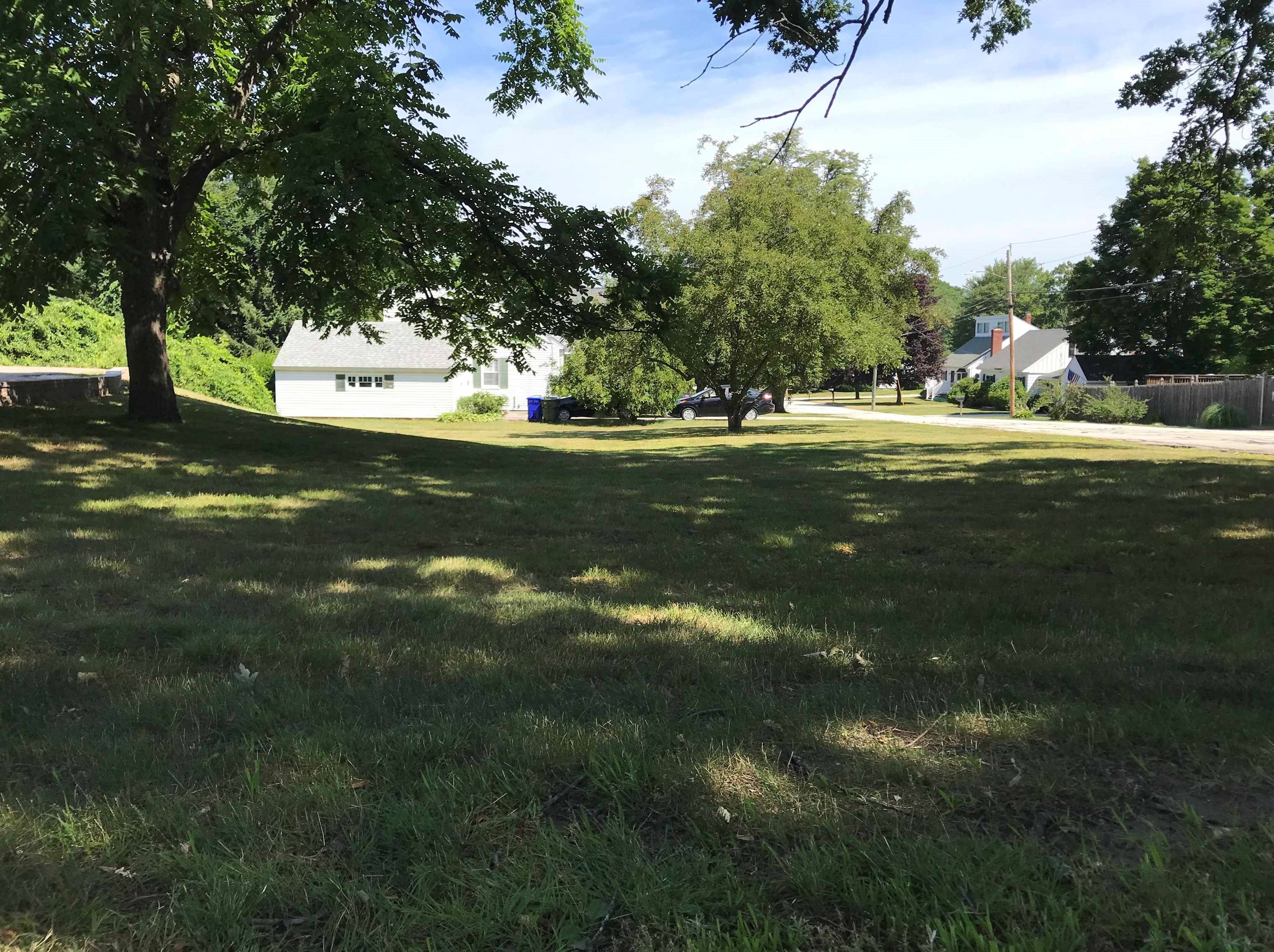 408 Candia Rd, Manchester NH 03109-5703 exterior