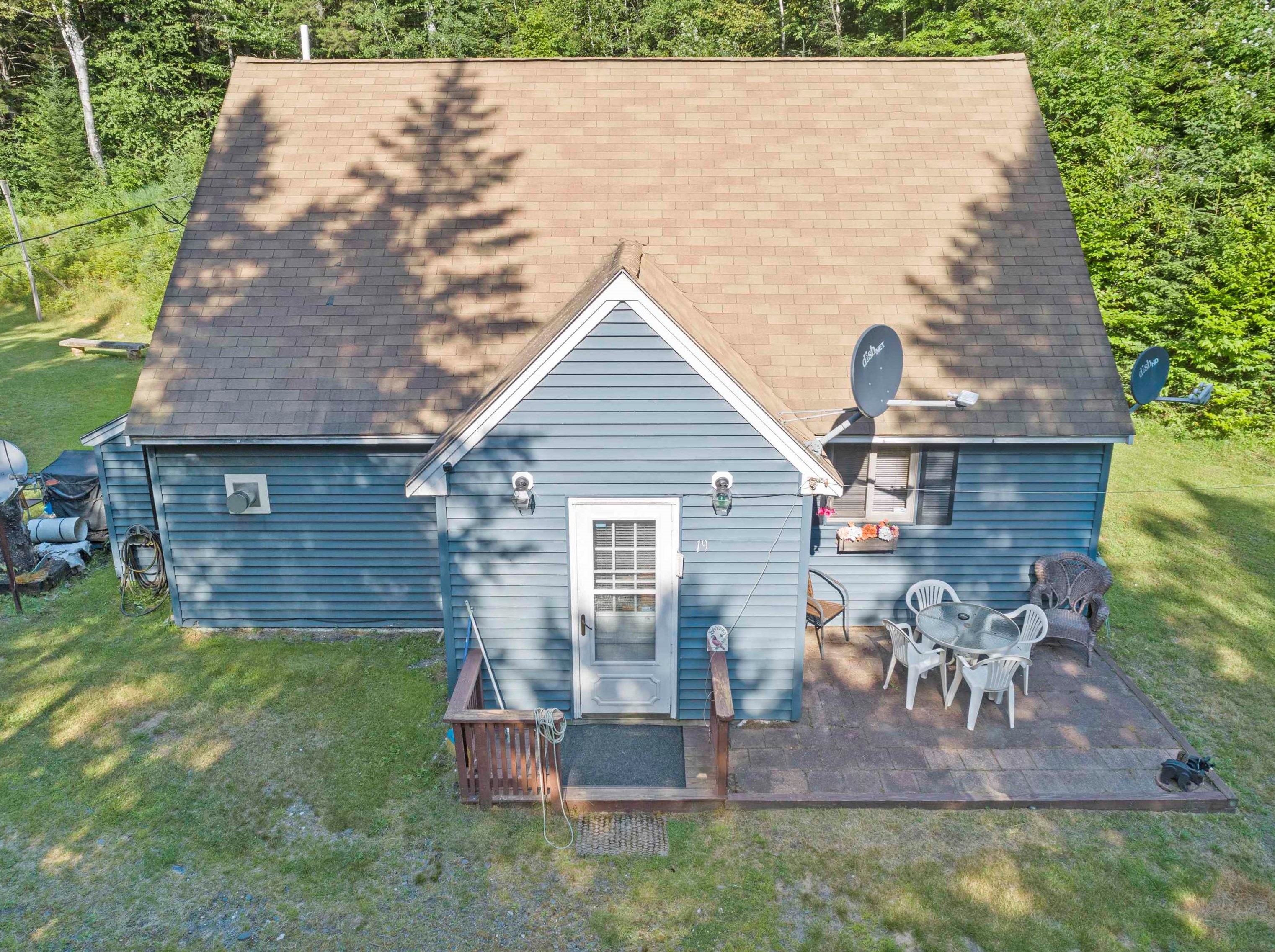 19 Meadow View Dr, Pittsburg, NH 03592 exterior