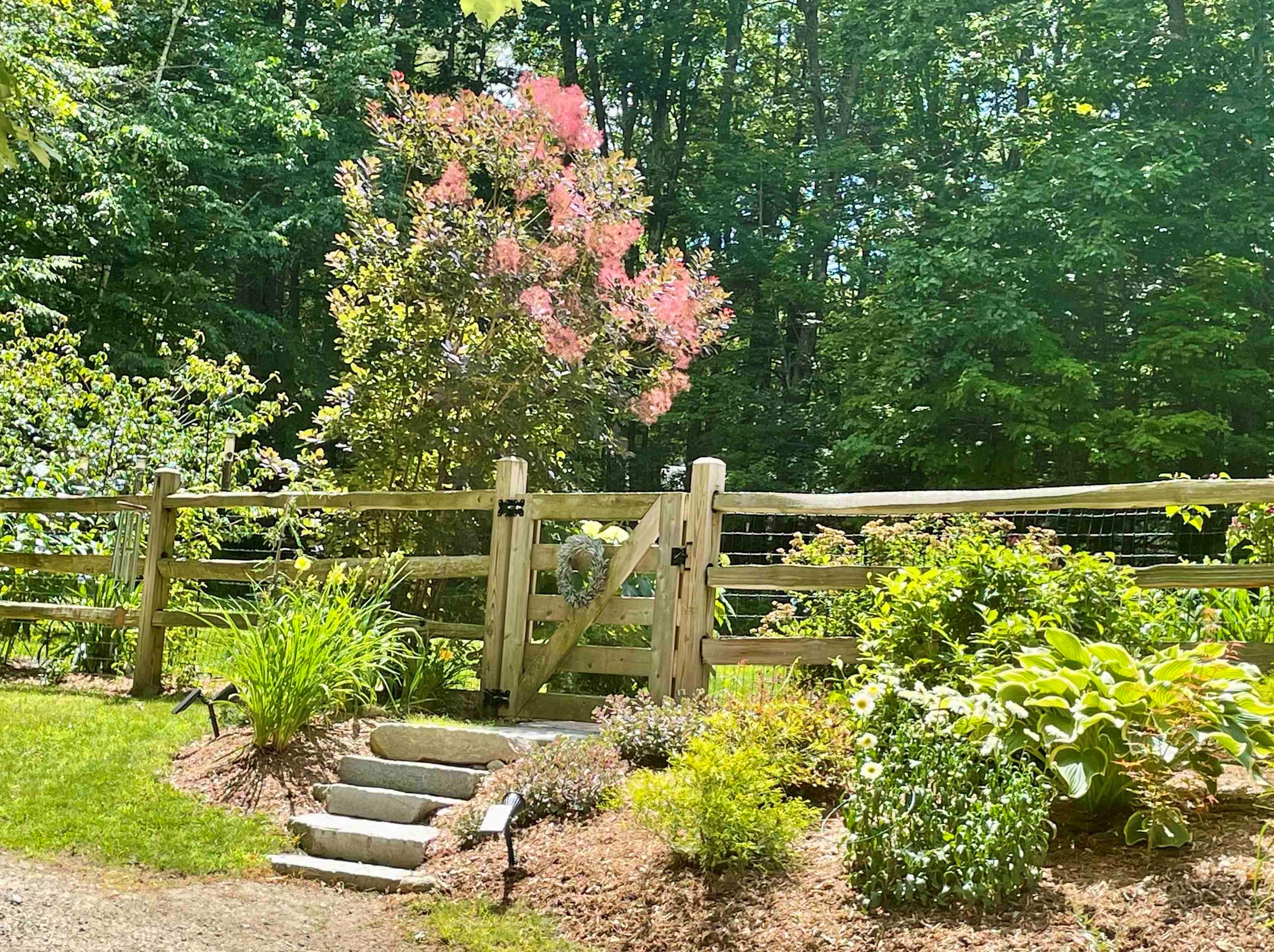 3 Vatcher Rd, Hancock, NH 03449-5901