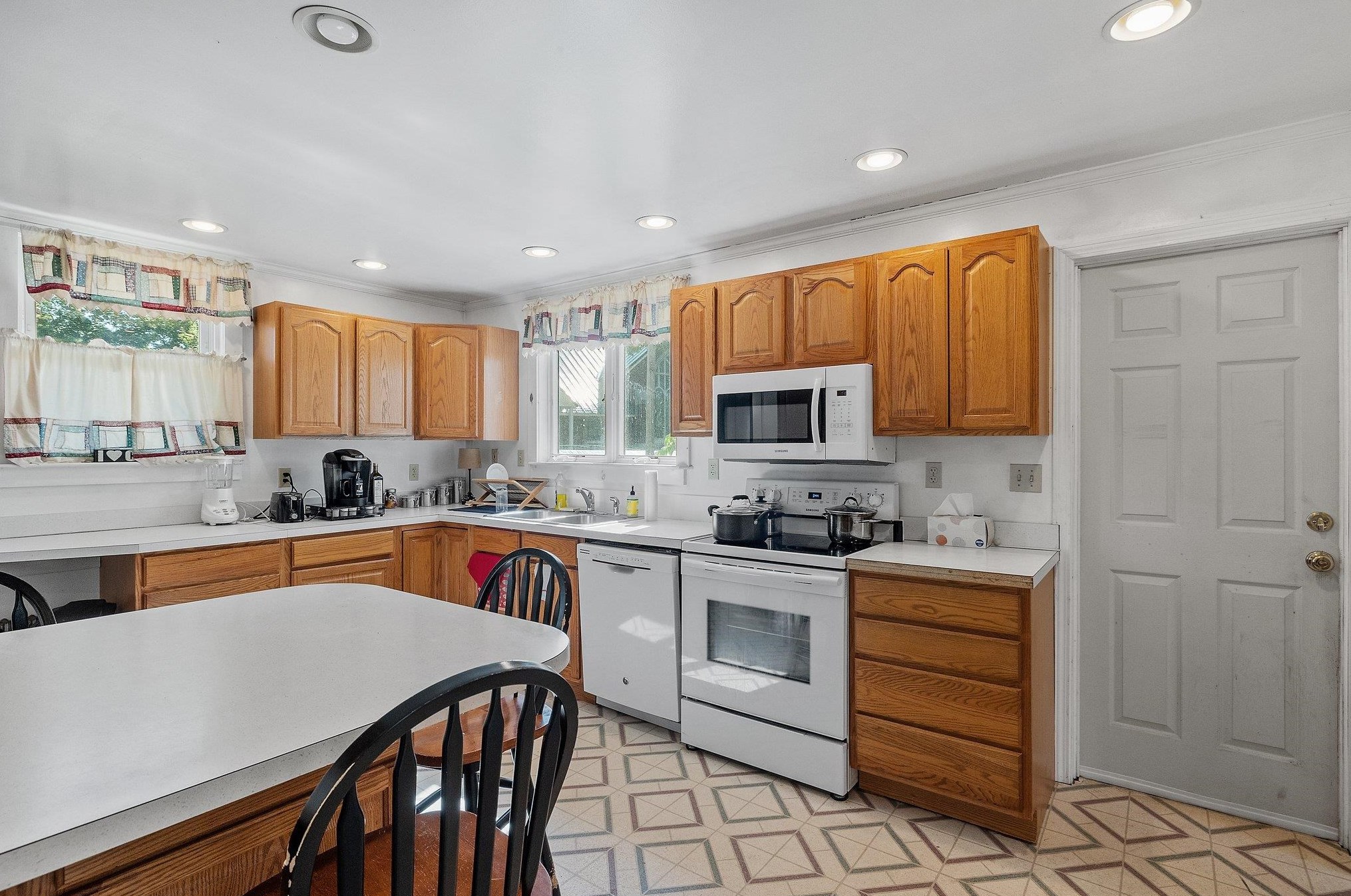 160 Main St, Allenstown, NH 03275