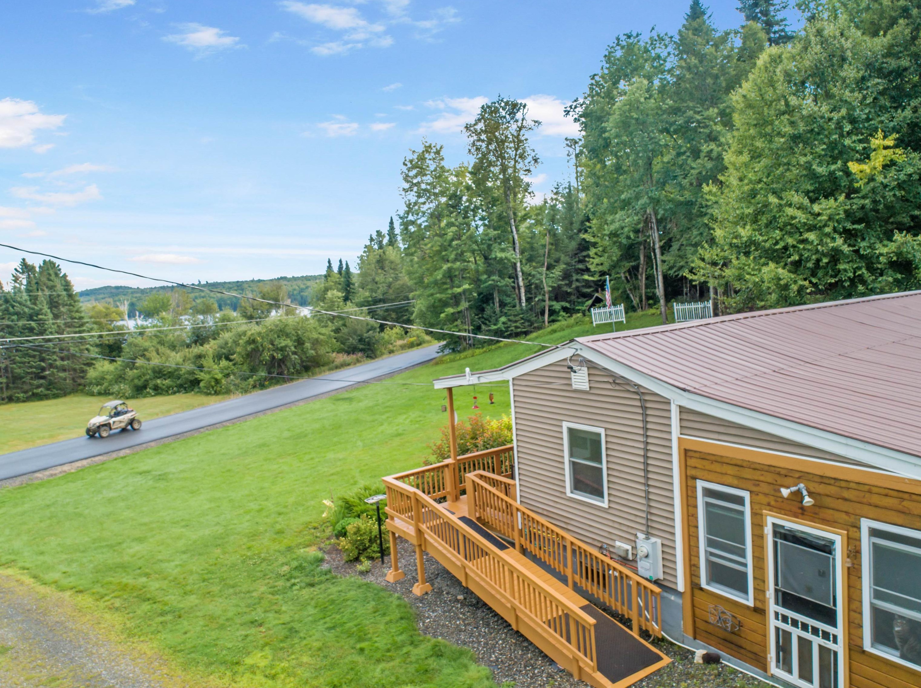 617 Back Lake Rd, Pittsburg, NH 03592 exterior