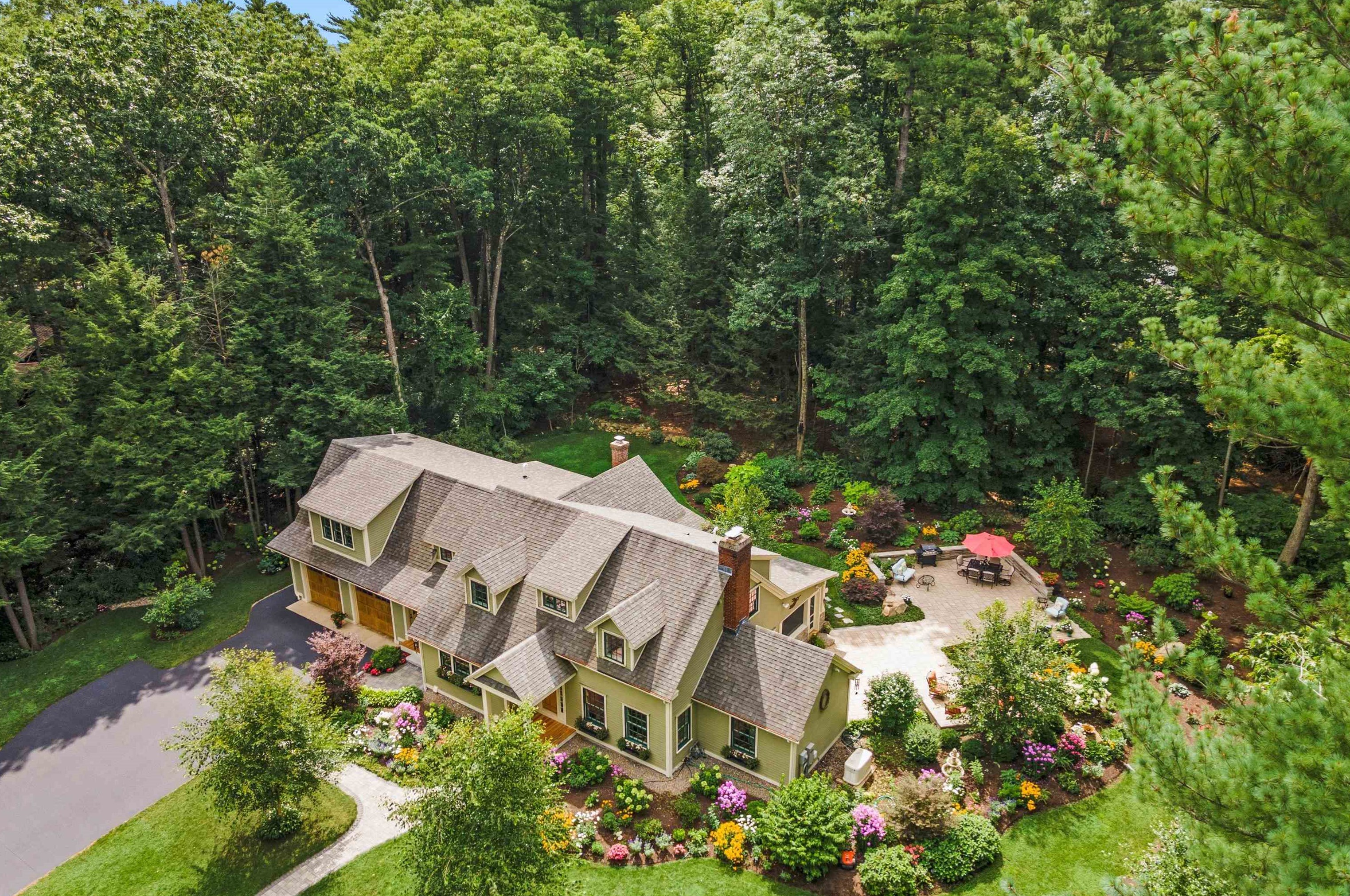 195 Heather St, Manchester NH 03104-2042 exterior