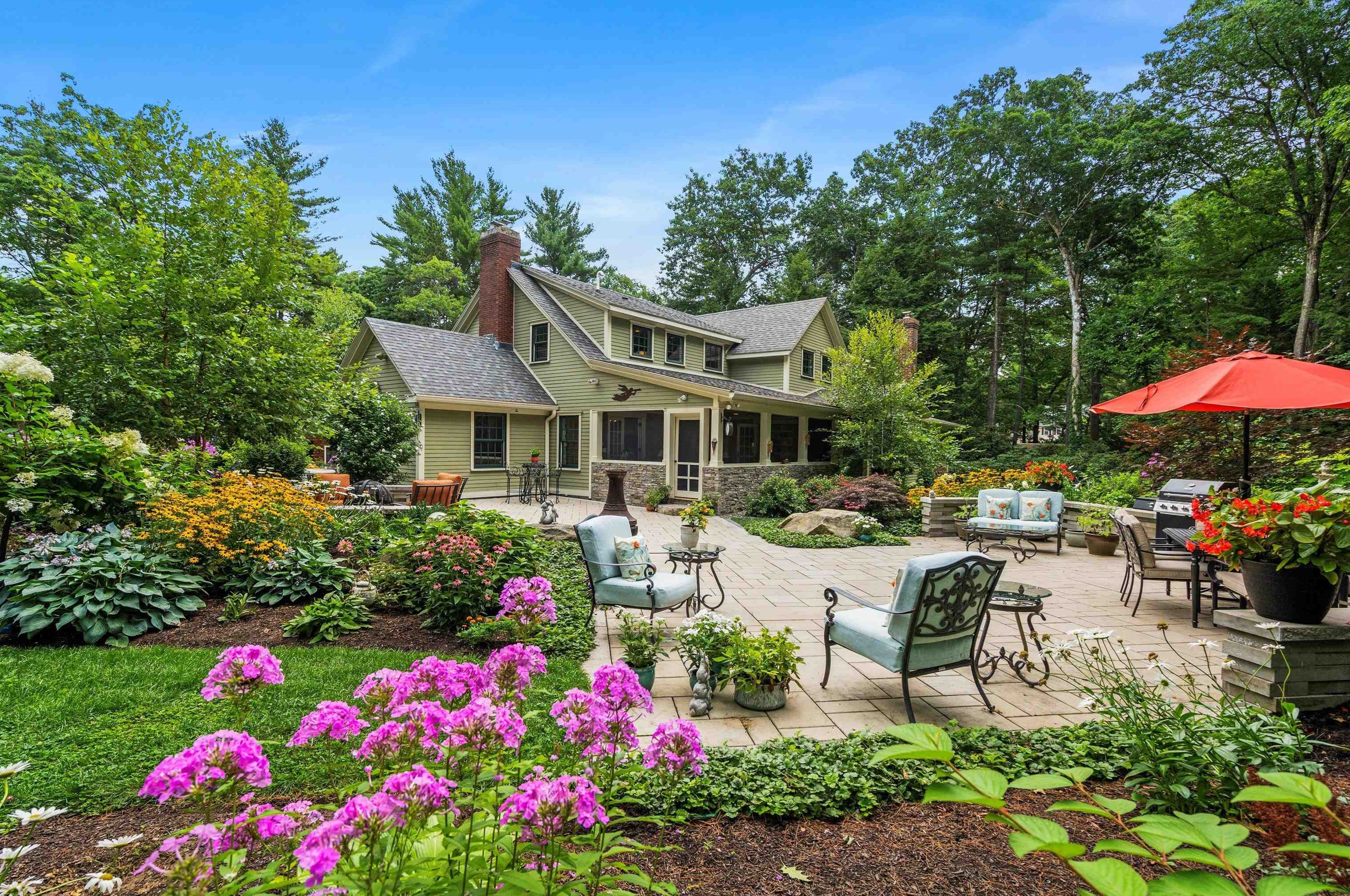 195 Heather St, Manchester NH 03104-2042 exterior