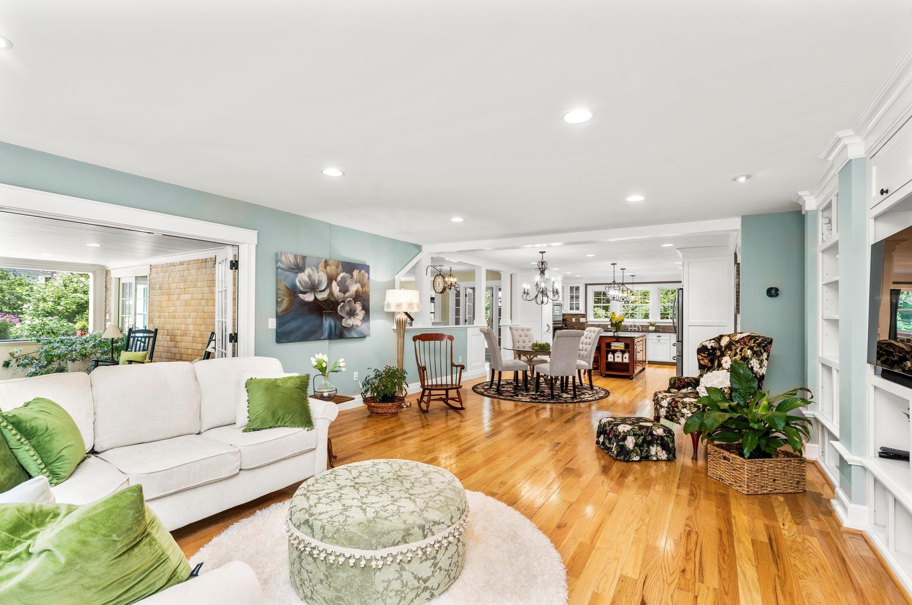 195 Heather St, Manchester NH 03104-2042 exterior