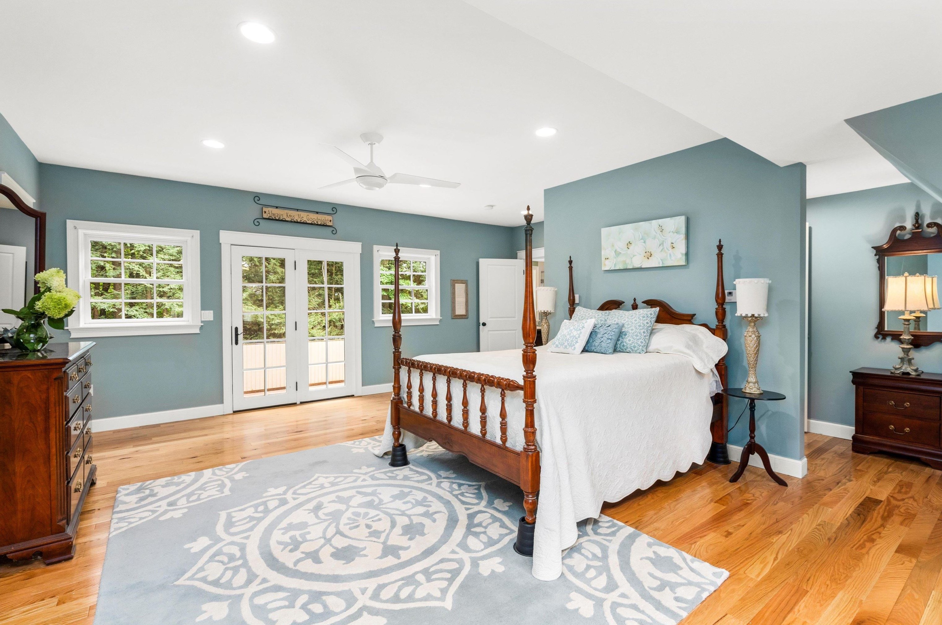 195 Heather St, Manchester NH 03104-2042 exterior