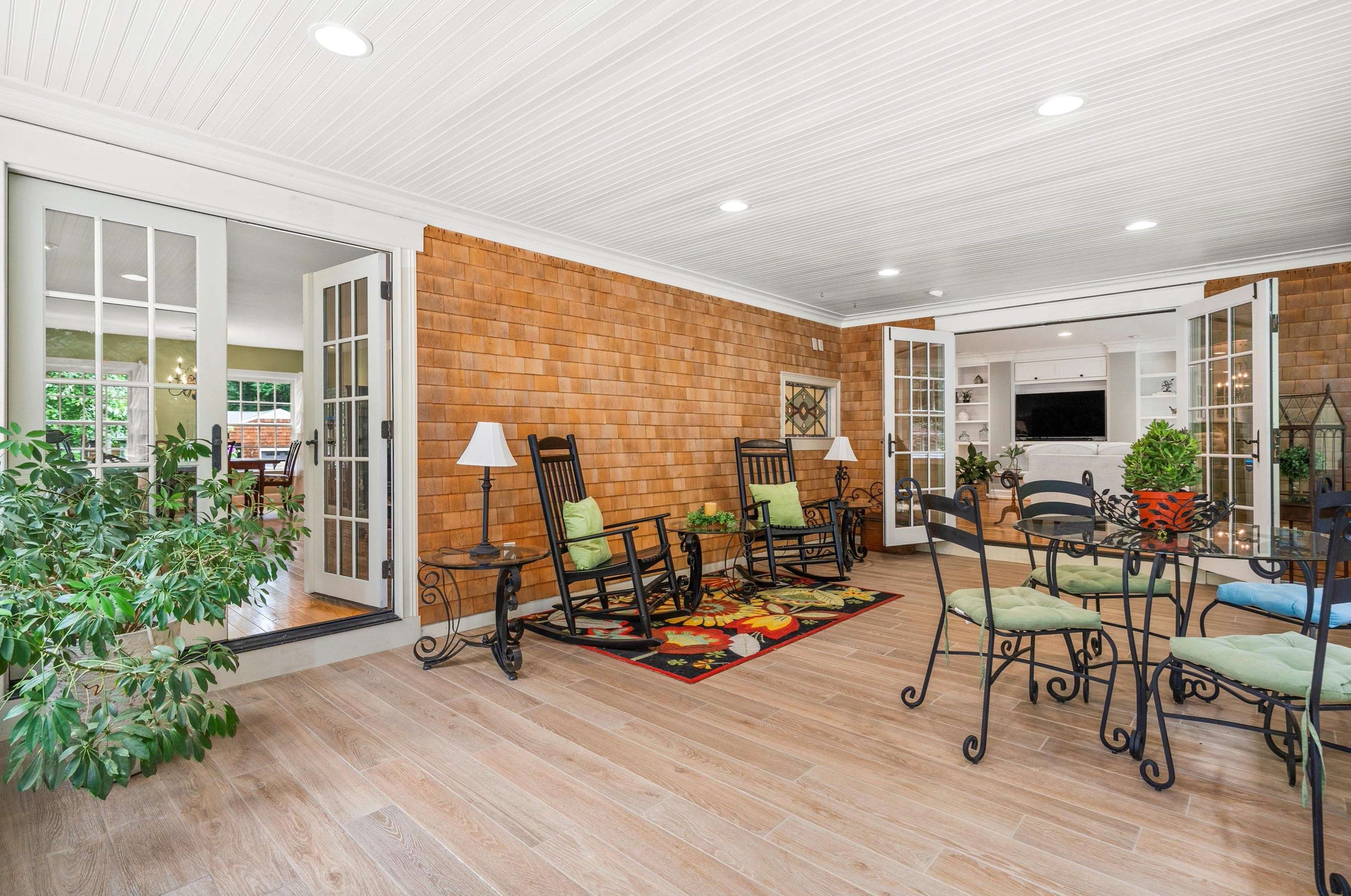 195 Heather St, Manchester NH 03104-2042 exterior