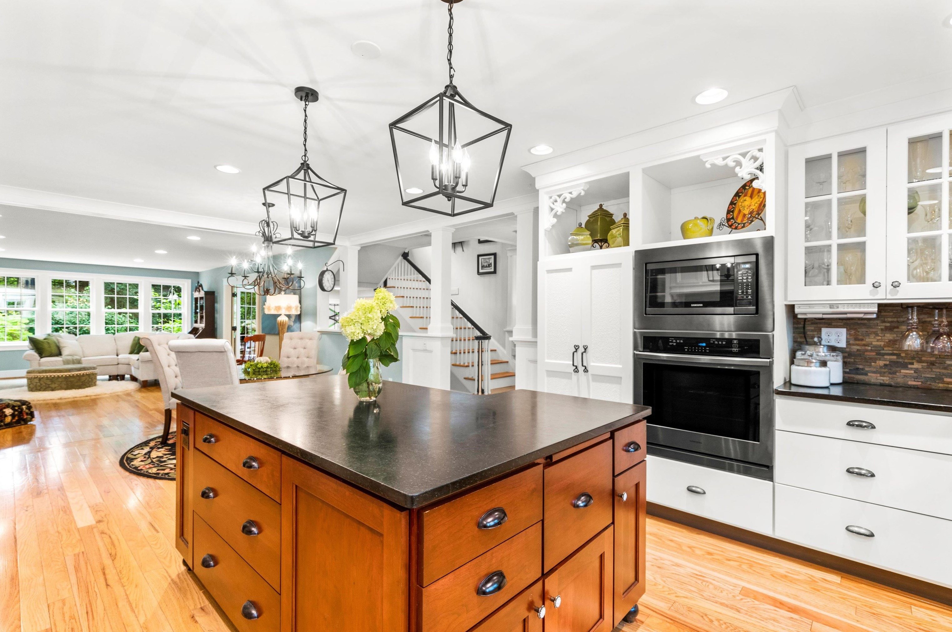 195 Heather St, Manchester NH 03104-2042 exterior