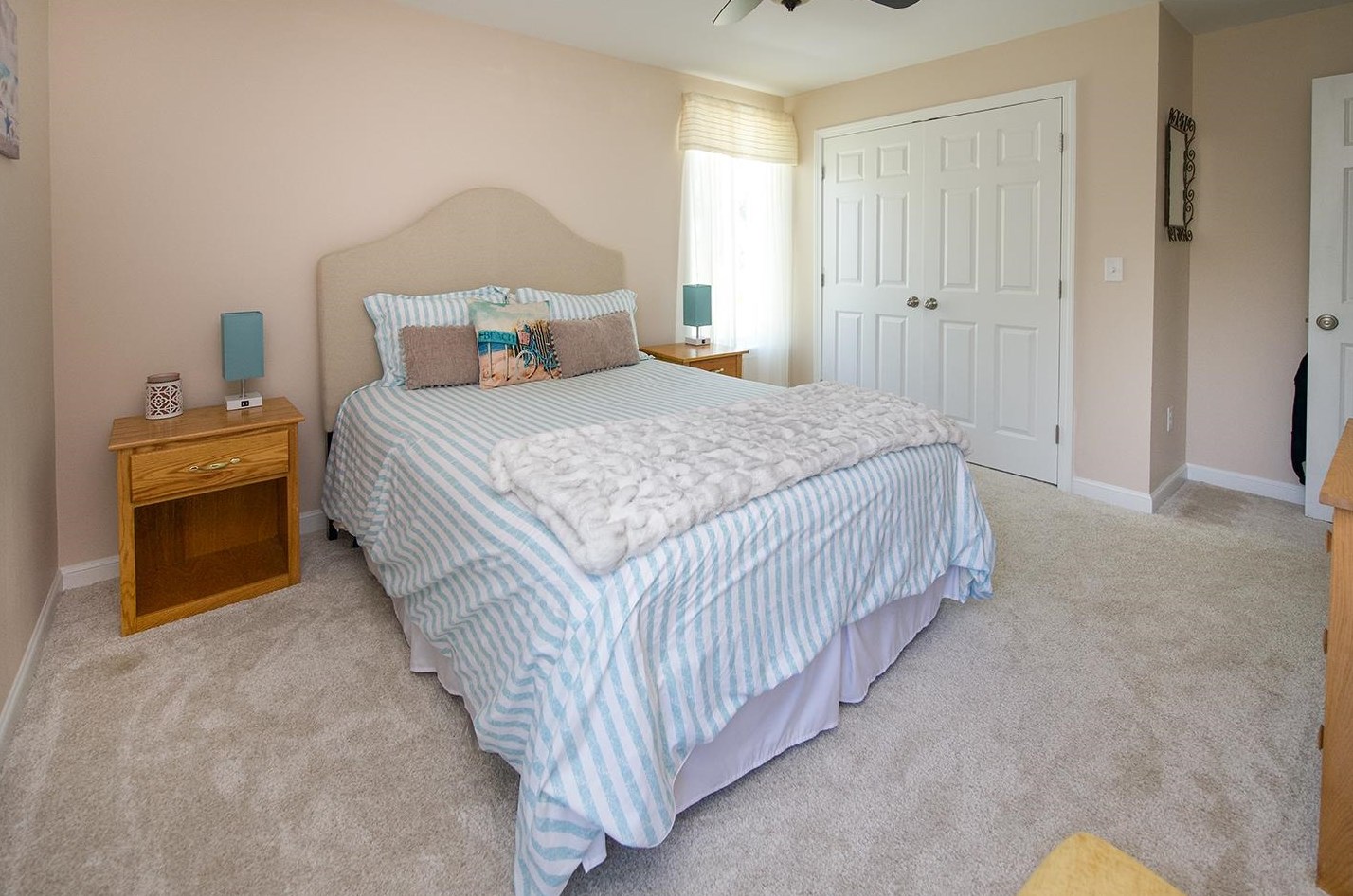 2 Beech Street Ext, Newmarket NH 03857-1502 exterior