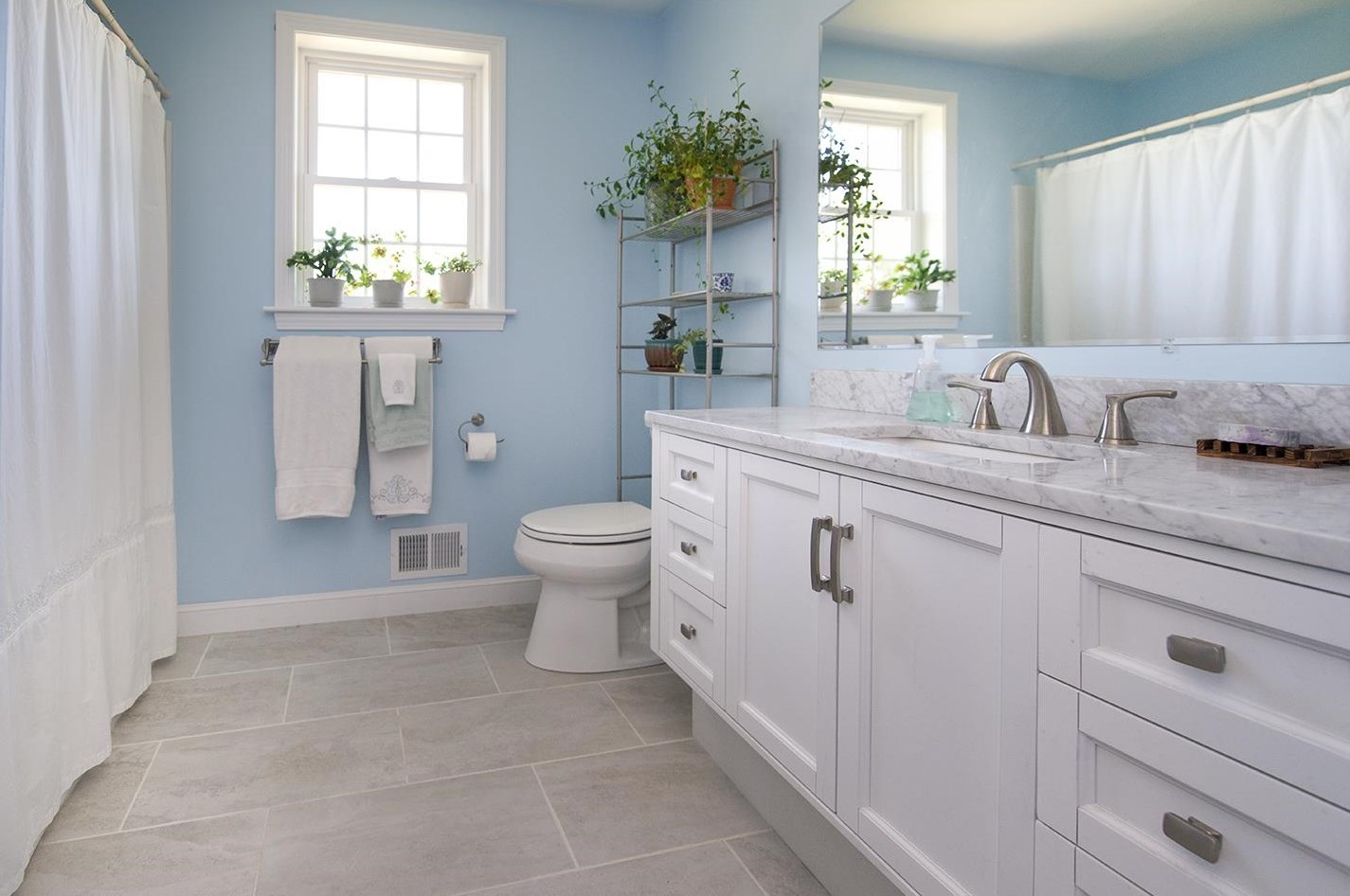 2 Beech Street Ext, Newmarket NH 03857-1502 exterior