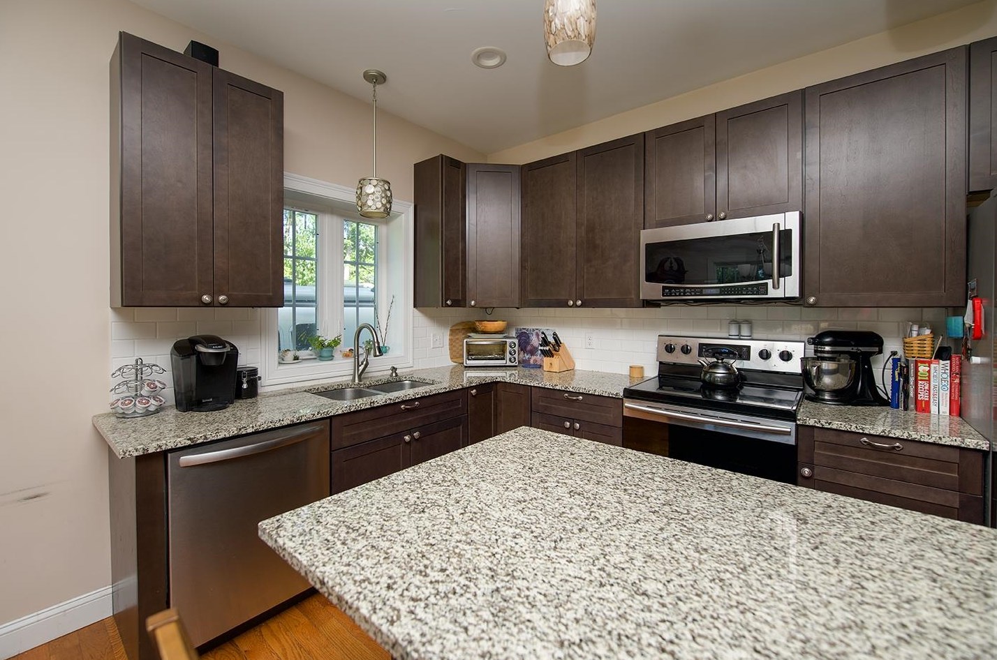 2 Beech Street Ext, Newmarket NH 03857-1502 exterior