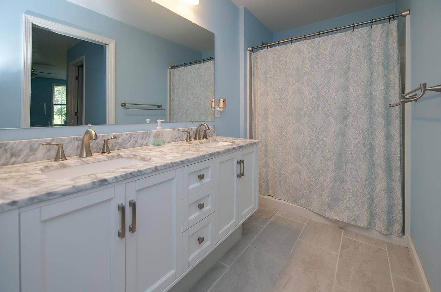 2 Beech Street Ext, Newmarket NH 03857-1502 exterior